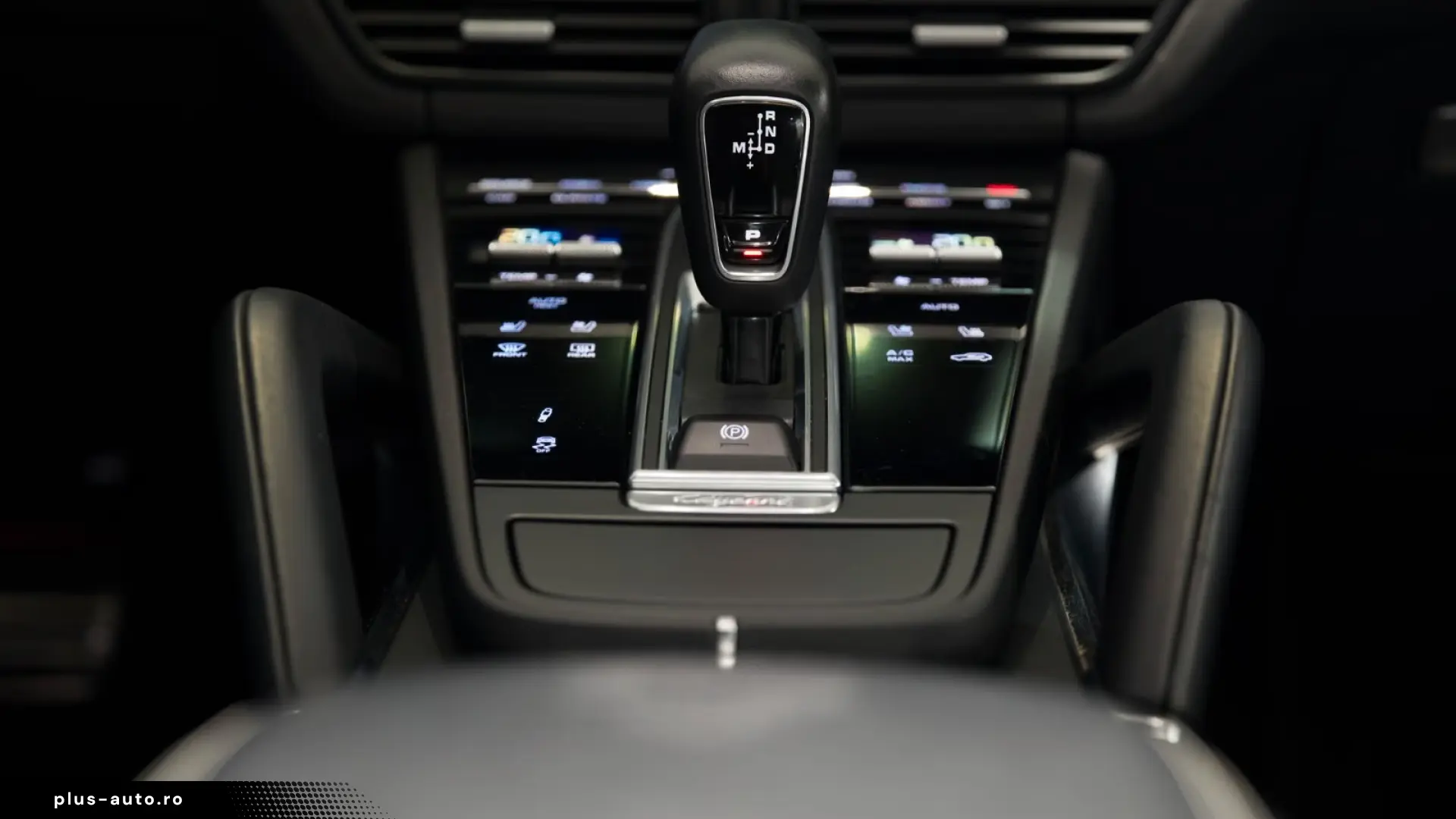 Porsche Cayenne Turbo SPORT CHRONO • PDCC SPORT • PTV PLUS