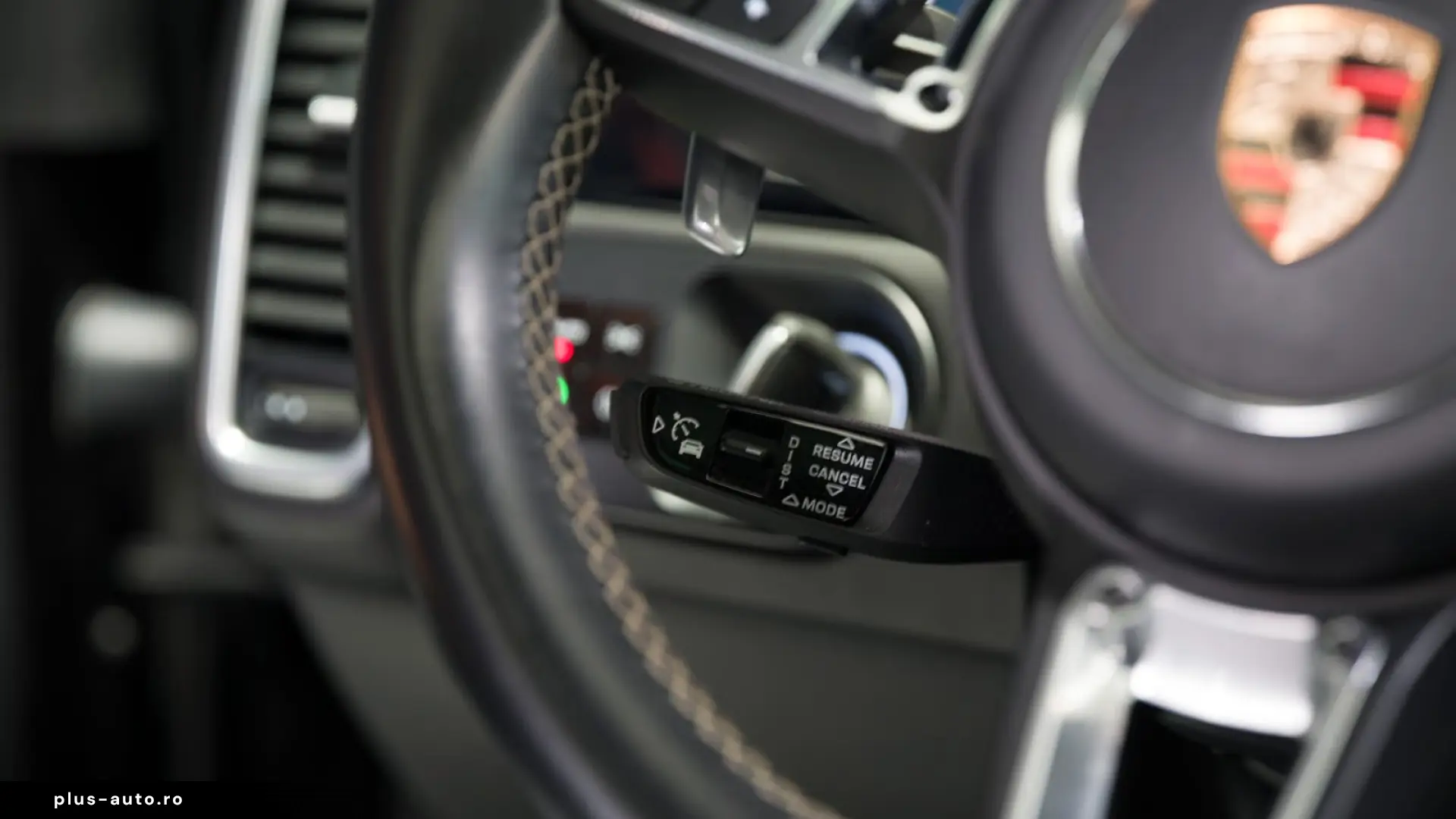 Porsche Cayenne Turbo SPORT CHRONO • PDCC SPORT • PTV PLUS