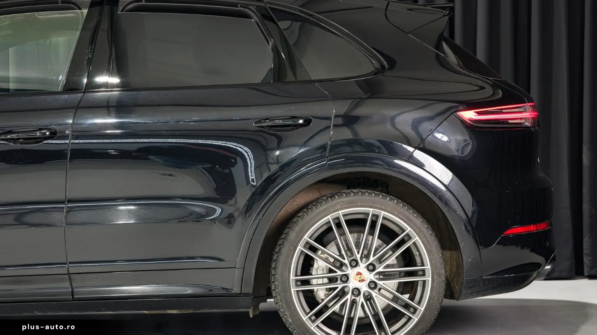 Porsche Cayenne Turbo SPORT CHRONO • PDCC SPORT • PTV PLUS
