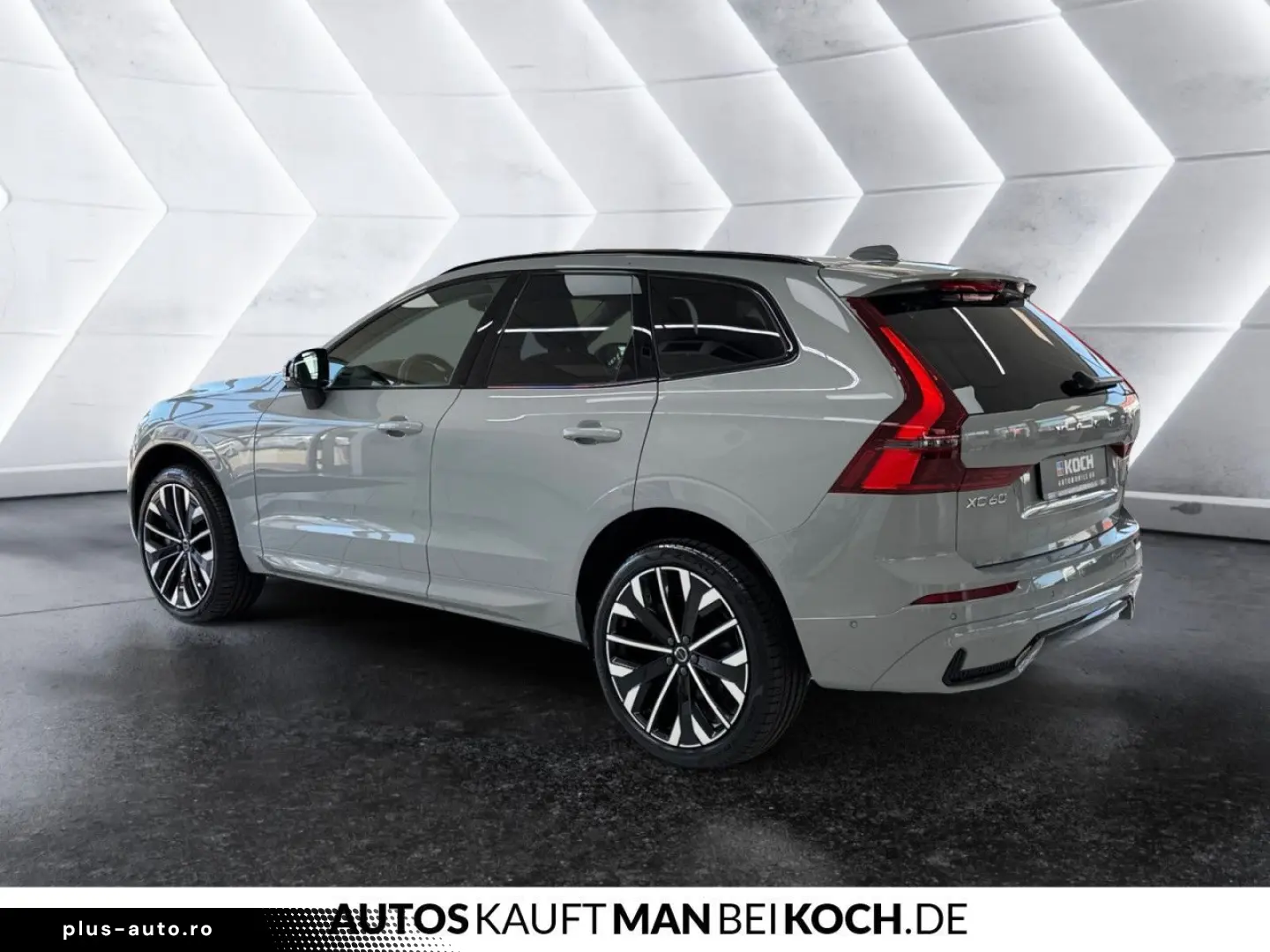 VOLVO XC60 B5B AWD Ultra Dark High-End