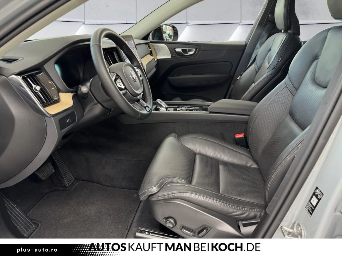 VOLVO XC60 B5B AWD Ultra Dark High-End