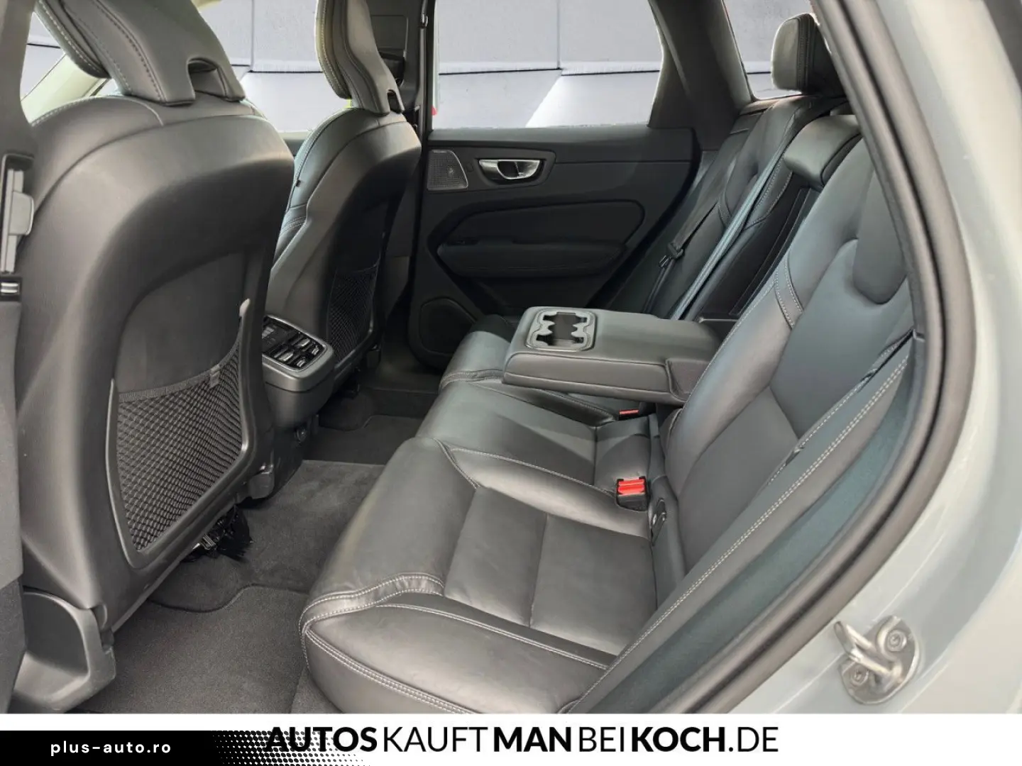 VOLVO XC60 B5B AWD Ultra Dark High-End