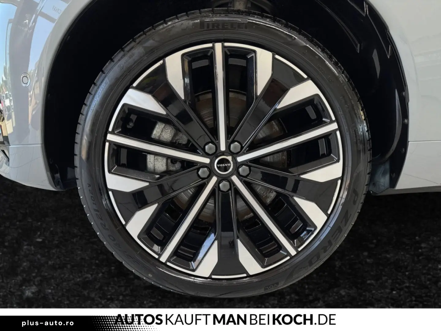VOLVO XC60 B5B AWD Ultra Dark High-End