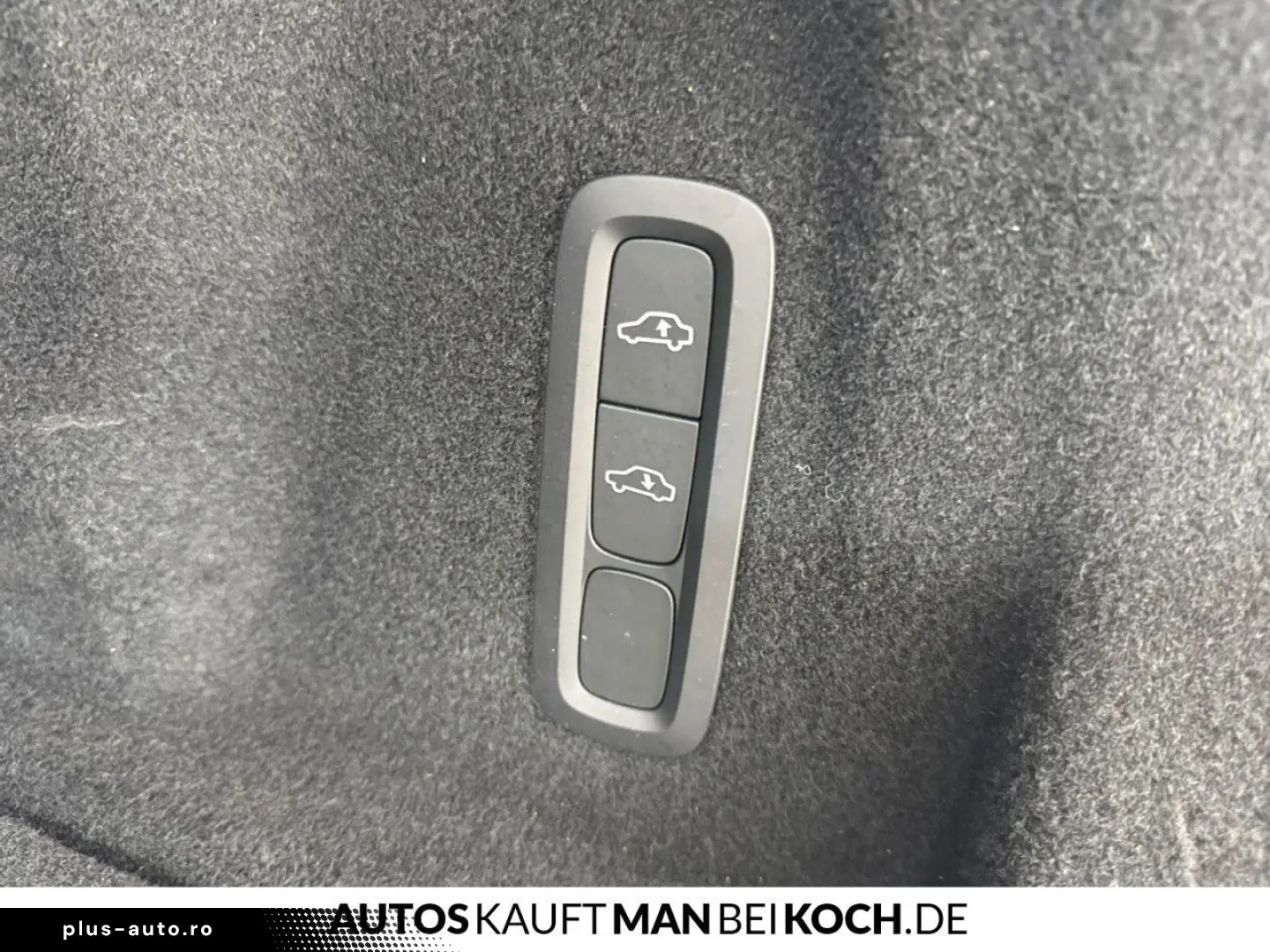 VOLVO XC60 B5B AWD Ultra Dark High-End