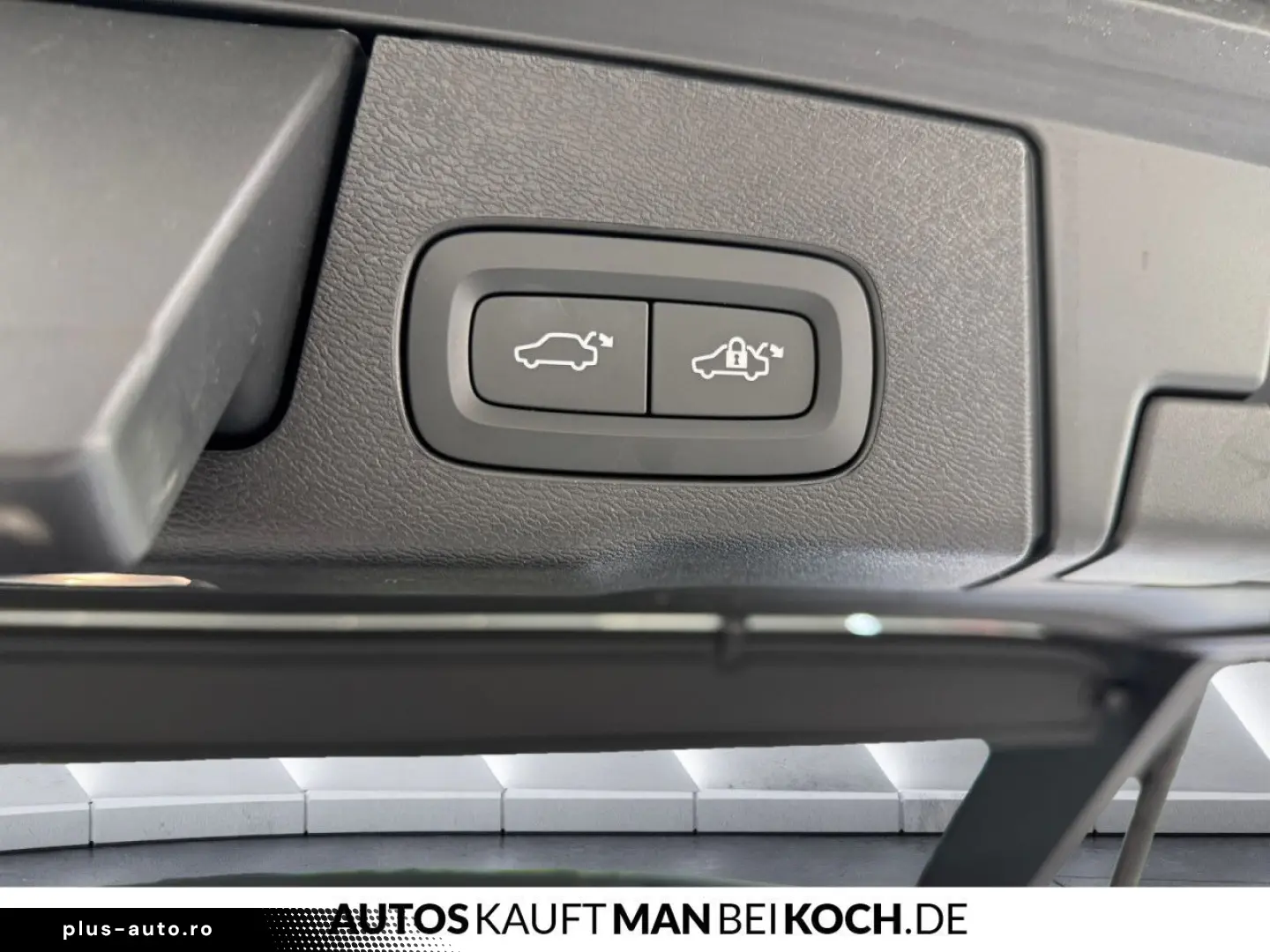 VOLVO XC60 B5B AWD Ultra Dark High-End
