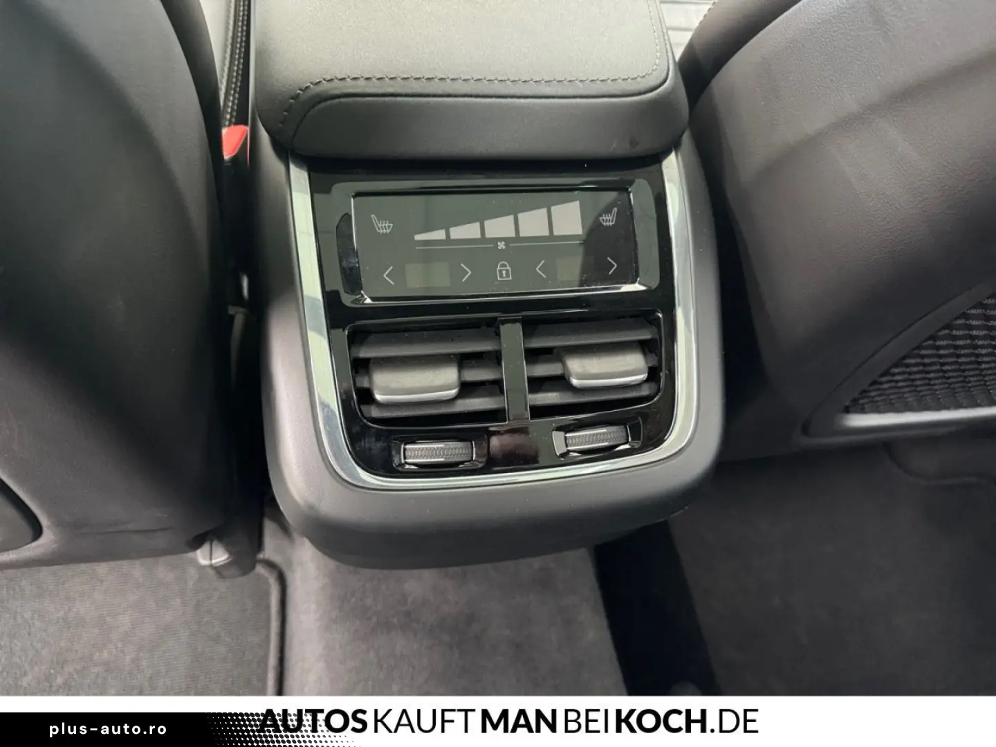 VOLVO XC60 B5B AWD Ultra Dark High-End