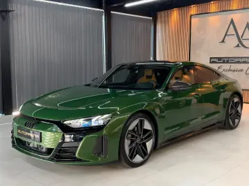 Audi RS e-tron GT quattro   CARBON ROOF • CERAMIC BRAKES