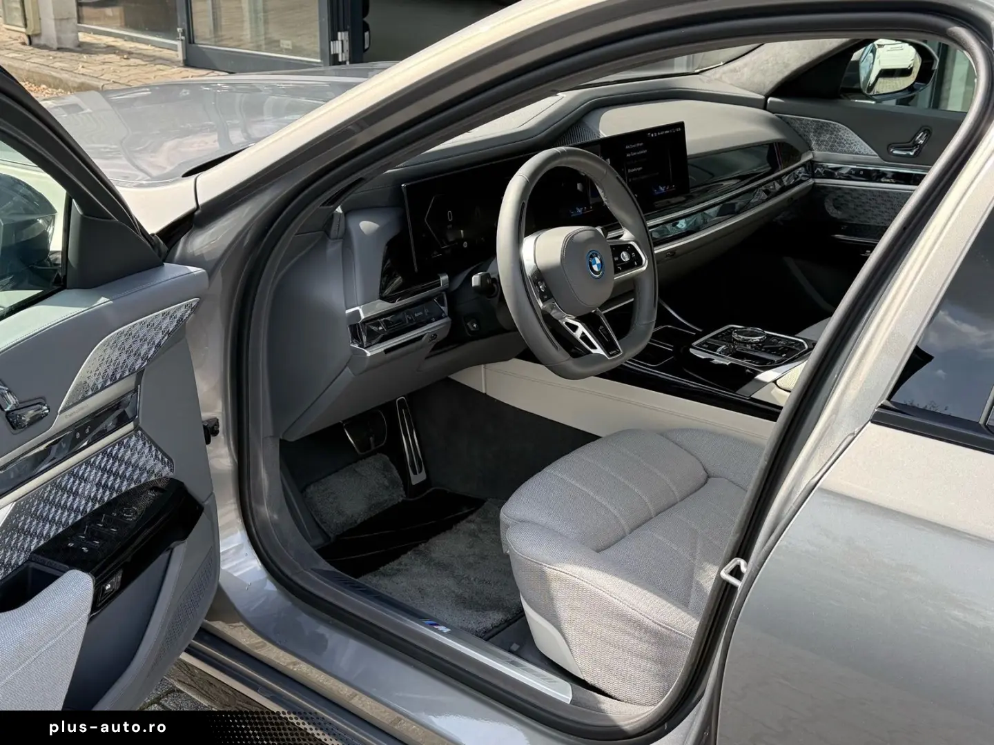 BMW 750e xDrive M Sport   ExecutiveDrivePro AHK