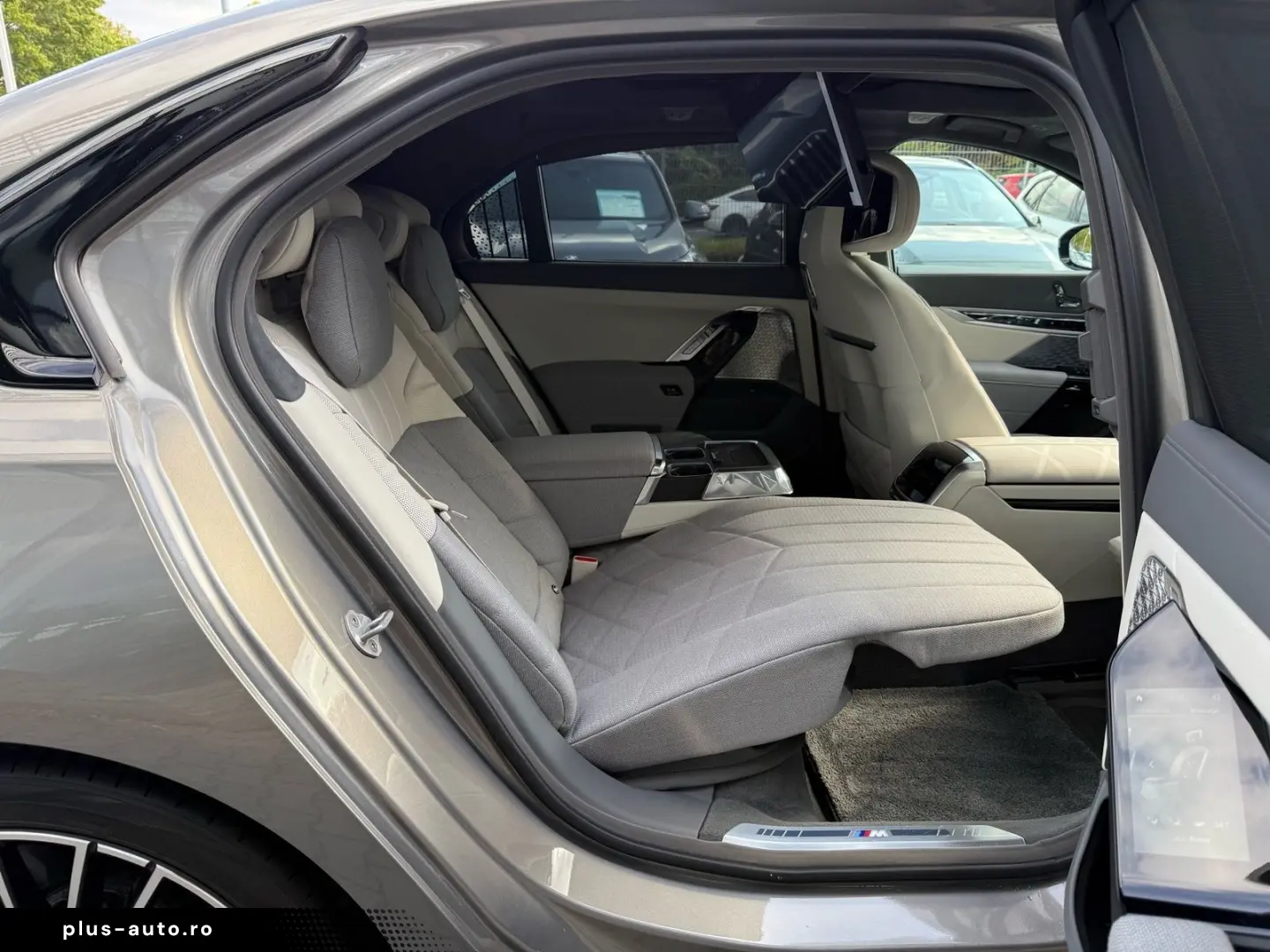 BMW 750e xDrive M Sport   ExecutiveDrivePro AHK