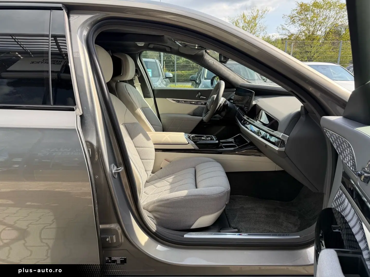 BMW 750e xDrive M Sport   ExecutiveDrivePro AHK