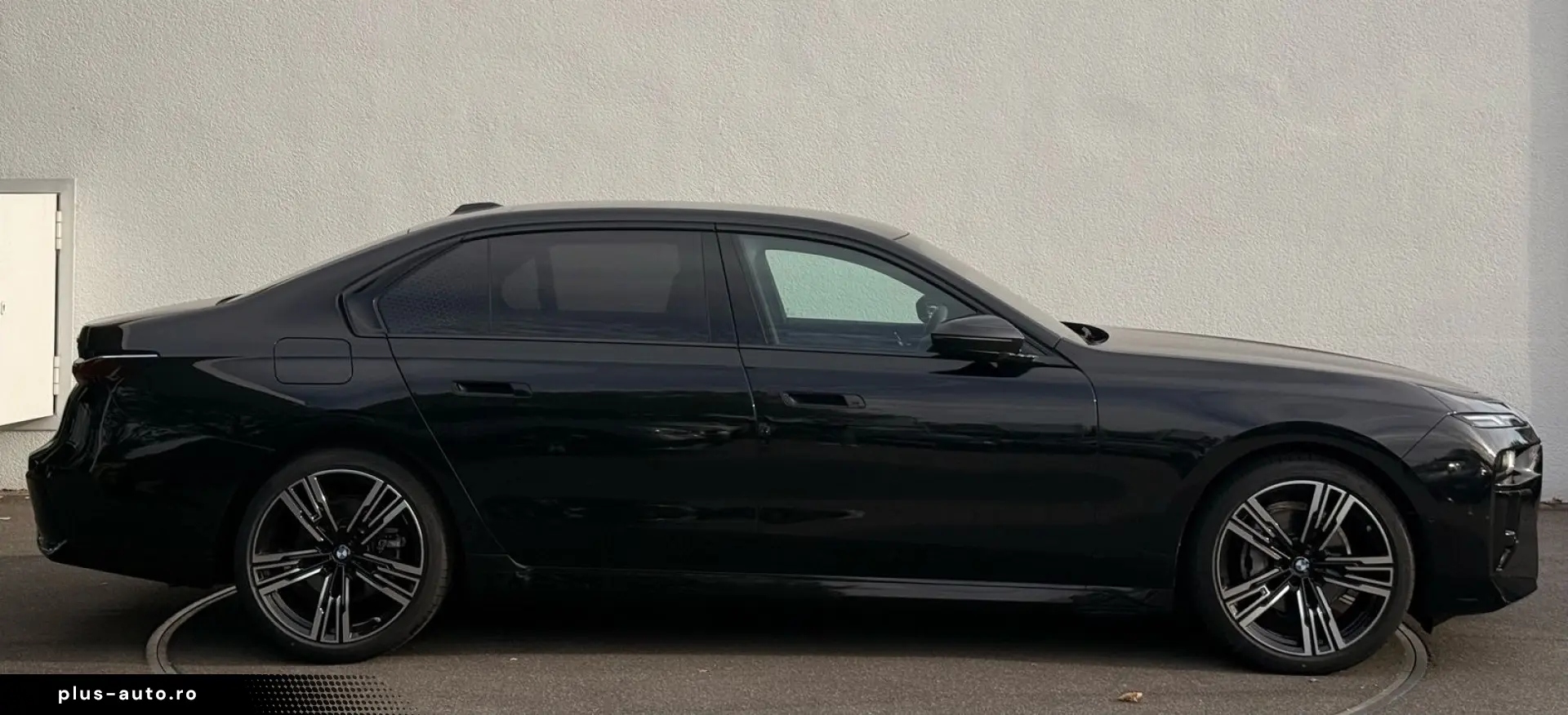 BMW 740d xDrive M SPORT PANO SKY LM21 AHK STANDHZ IC