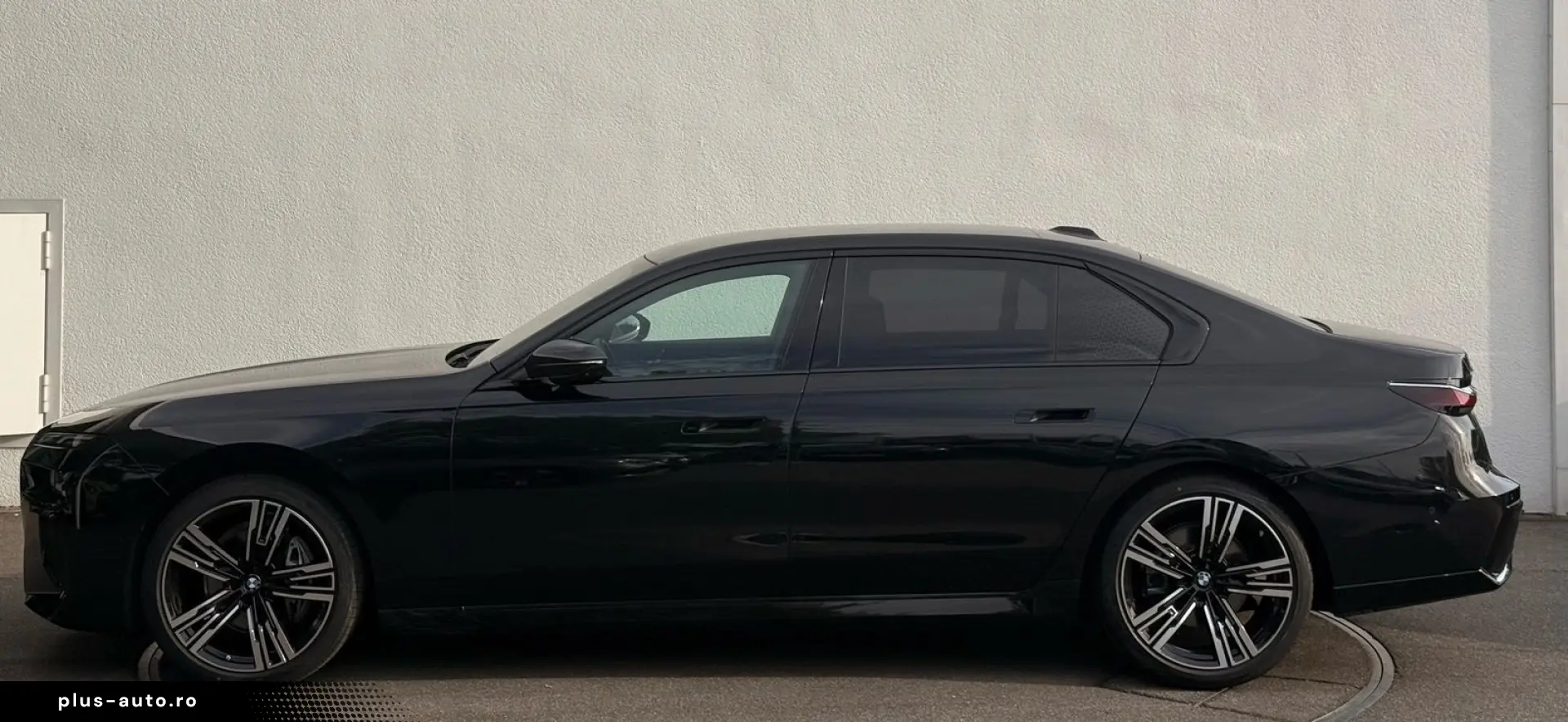 BMW 740d xDrive M SPORT PANO SKY LM21 AHK STANDHZ IC