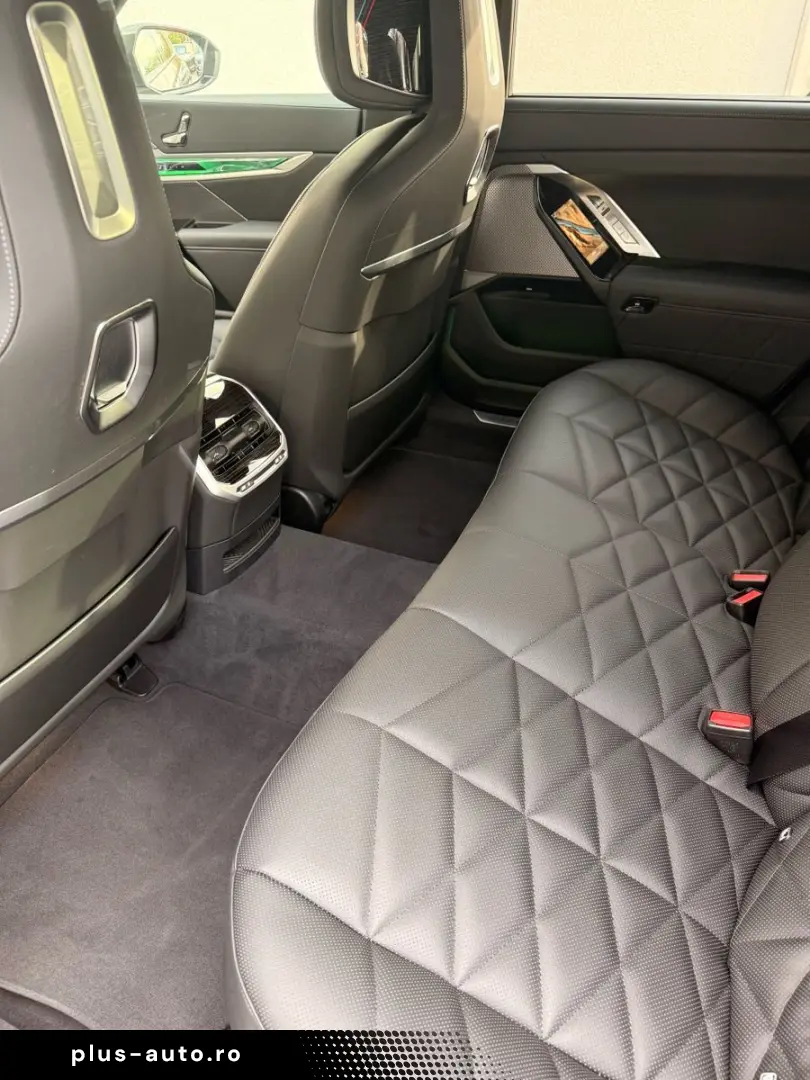 BMW 740d xDrive M SPORT PANO SKY LM21 AHK STANDHZ IC