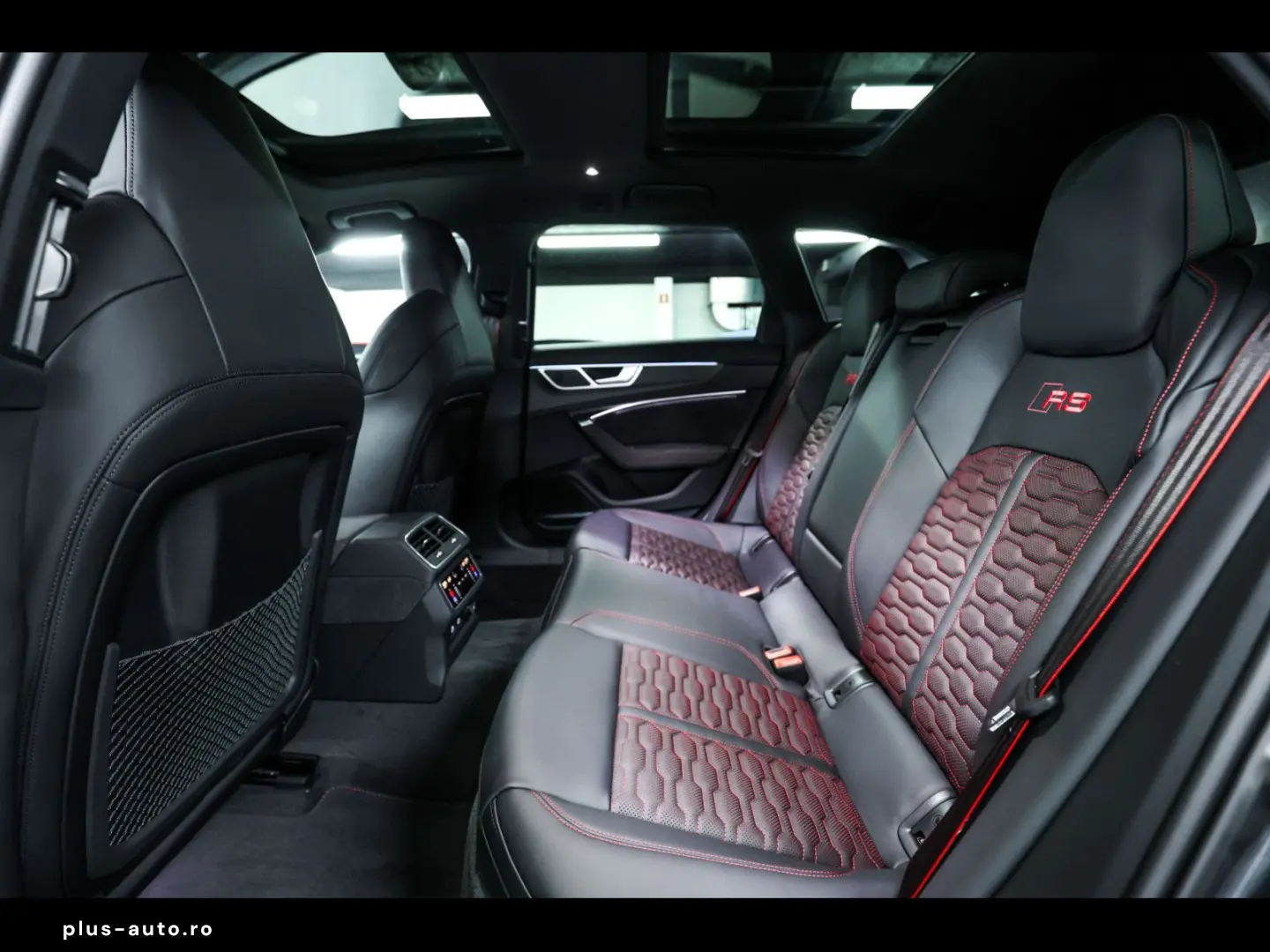 AUDI RS6 AVANT PERFORMANCE DYNAMIC 305kmh VOLL CARBON