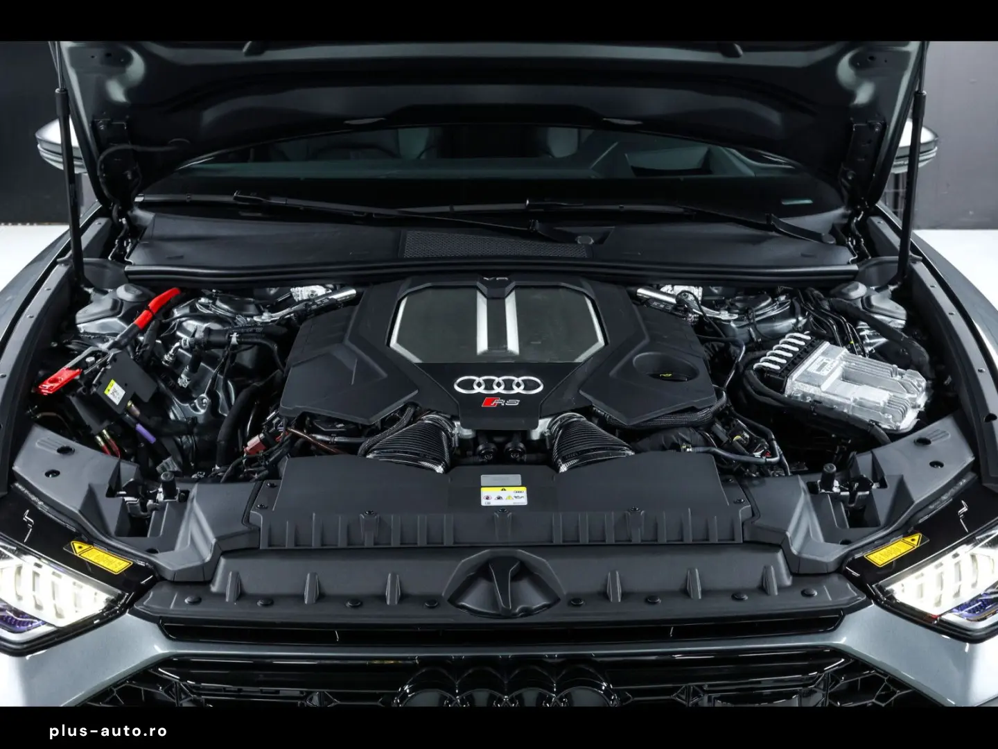 AUDI RS6 AVANT PERFORMANCE DYNAMIC 305kmh VOLL CARBON