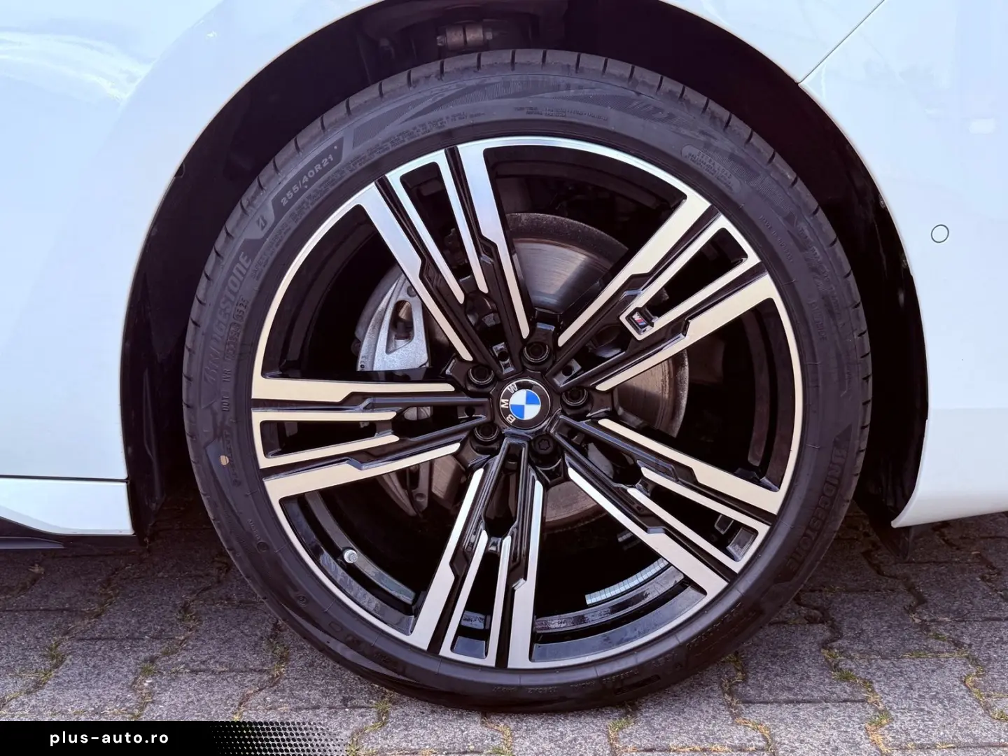 BMW 740d xDrive M Sport PanoSky StHzg Autobahnas B&W