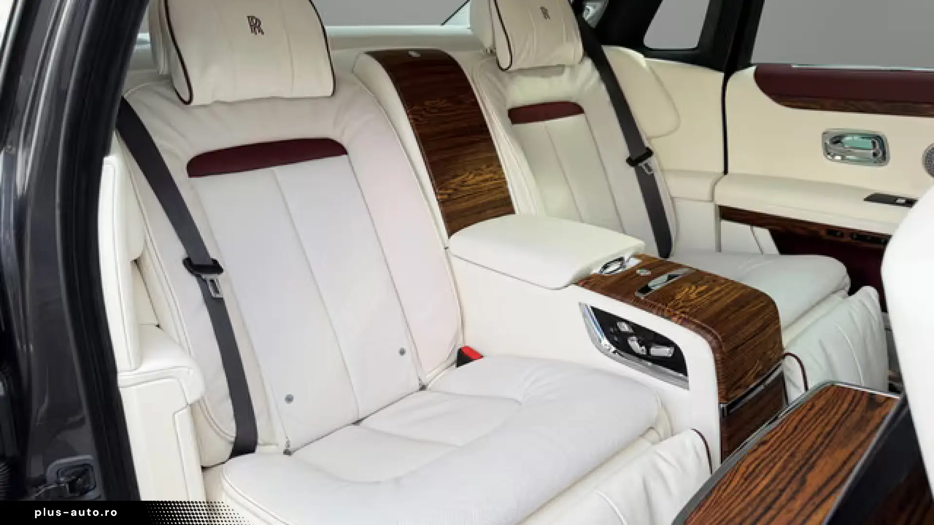 Rolls-Royce Ghost EWB Extended Wheelbase