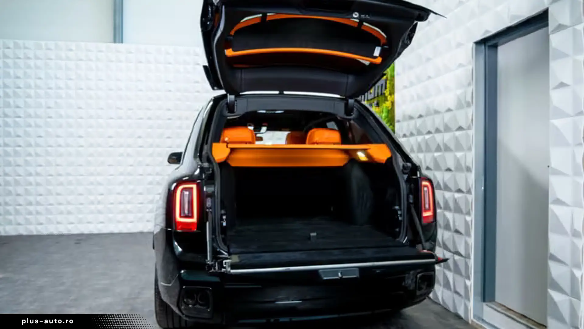 Rolls-Royce Cullinan CULLINAN BLACK BADGE 2