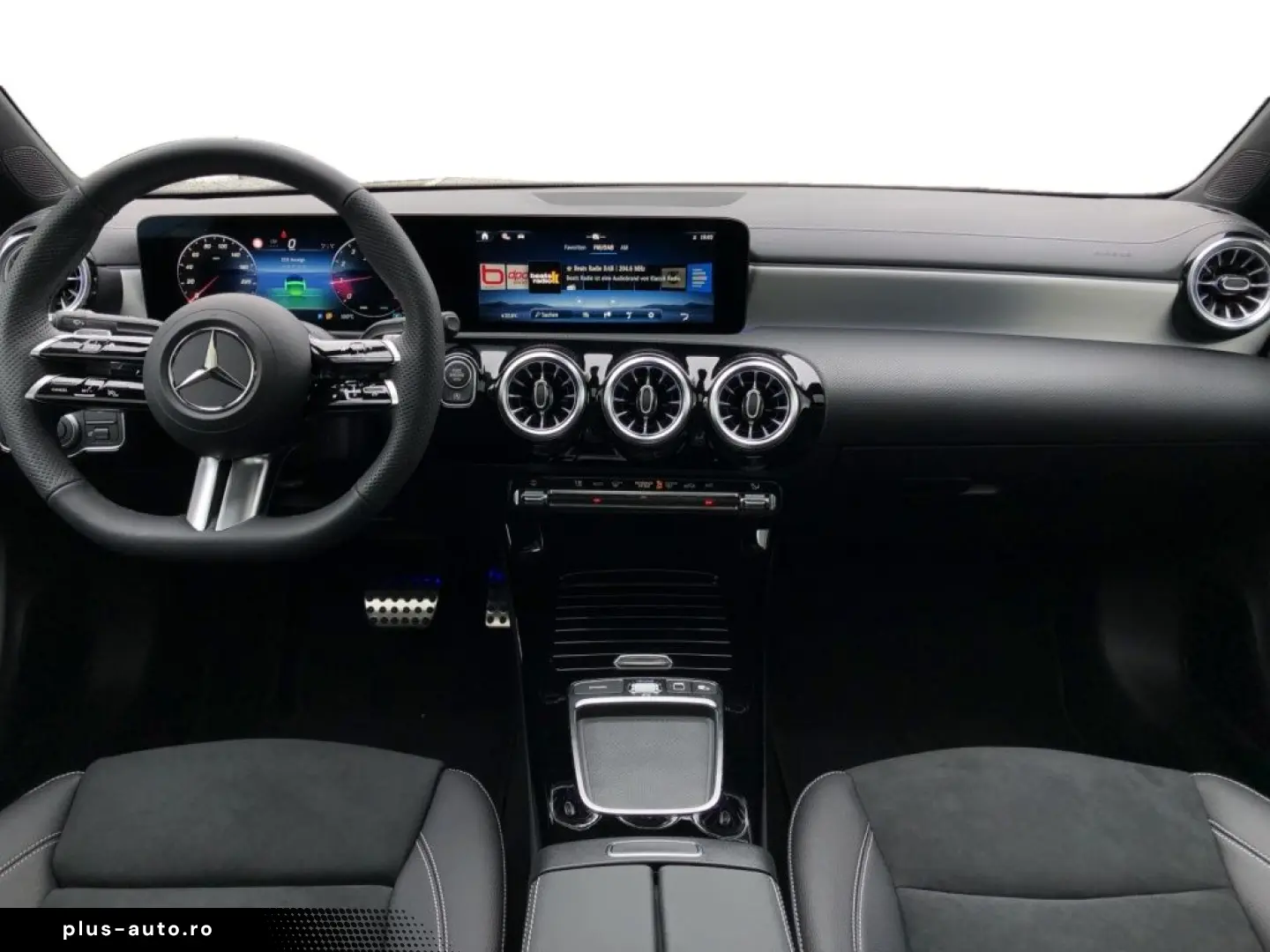 MERCEDES-BENZ CLA 200 Coupe AMG AMG MBUX Night AHK Pano SHD