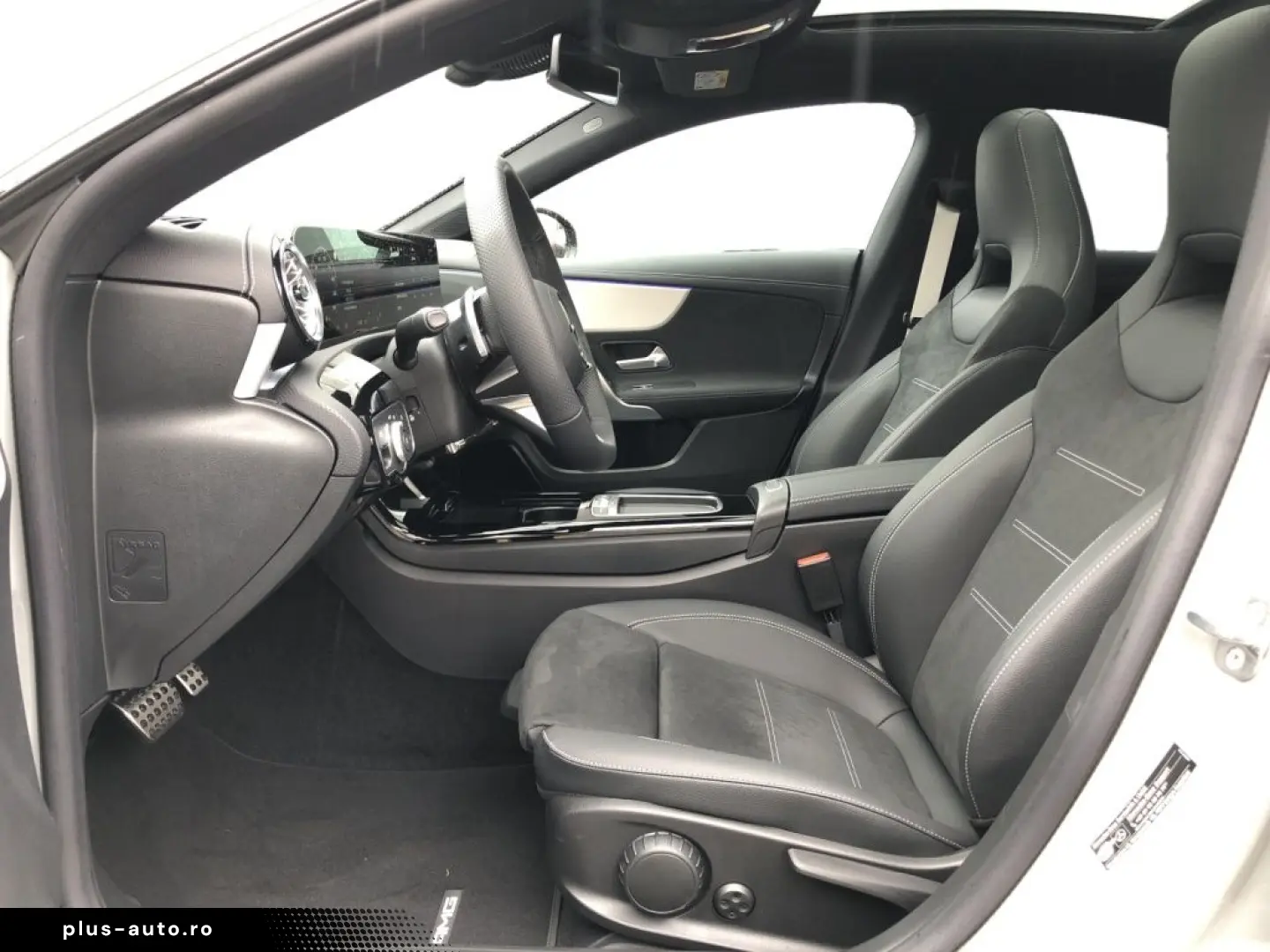 MERCEDES-BENZ CLA 200 Coupe AMG AMG MBUX Night AHK Pano SHD