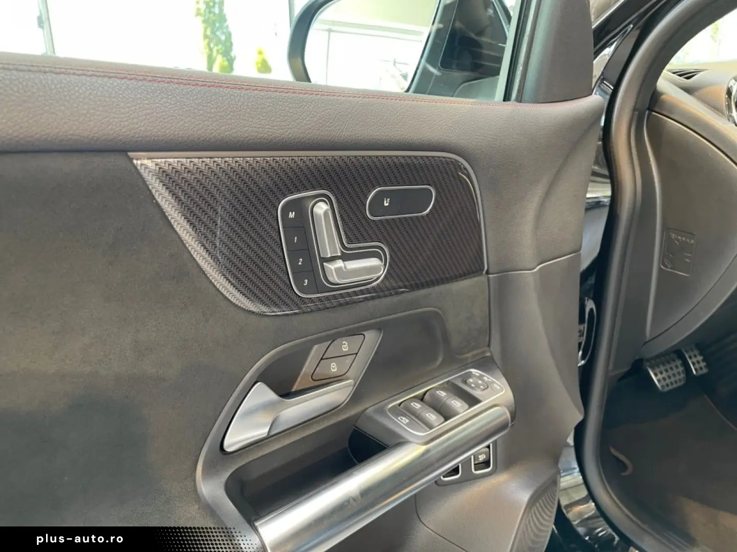MERCEDES-BENZ GLA 250 e AMG AMG MBUX MBeam Carbon Fahrassist