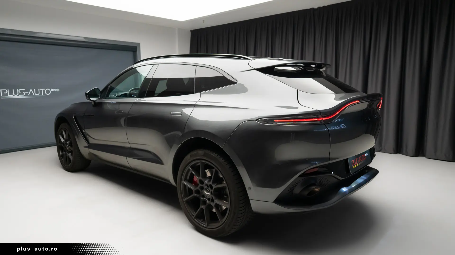 Aston Martin DBX V8 4.0 Bi-Turbo-Dynamic-Indulgence Pack