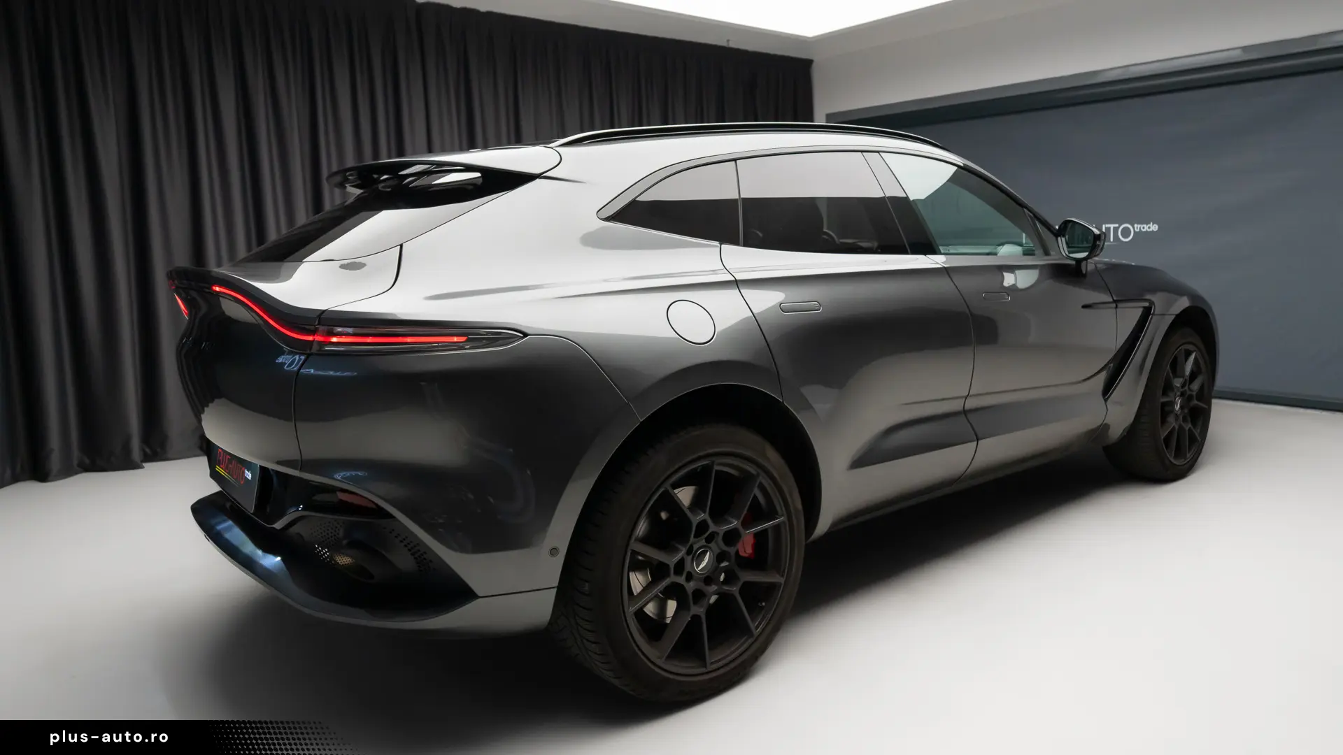 Aston Martin DBX V8 4.0 Bi-Turbo-Dynamic-Indulgence Pack