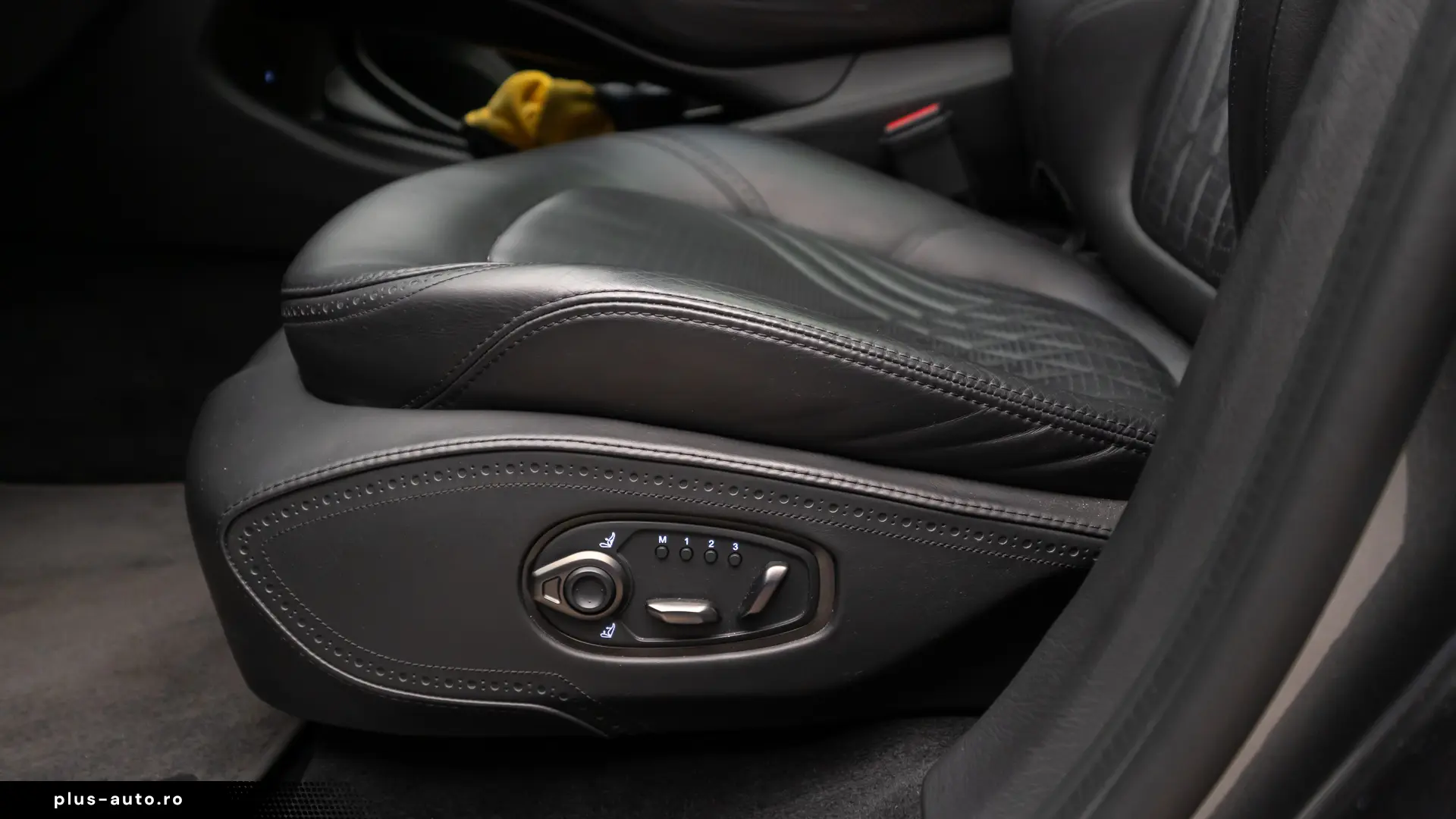 Aston Martin DBX V8 4.0 Bi-Turbo-Dynamic-Indulgence Pack