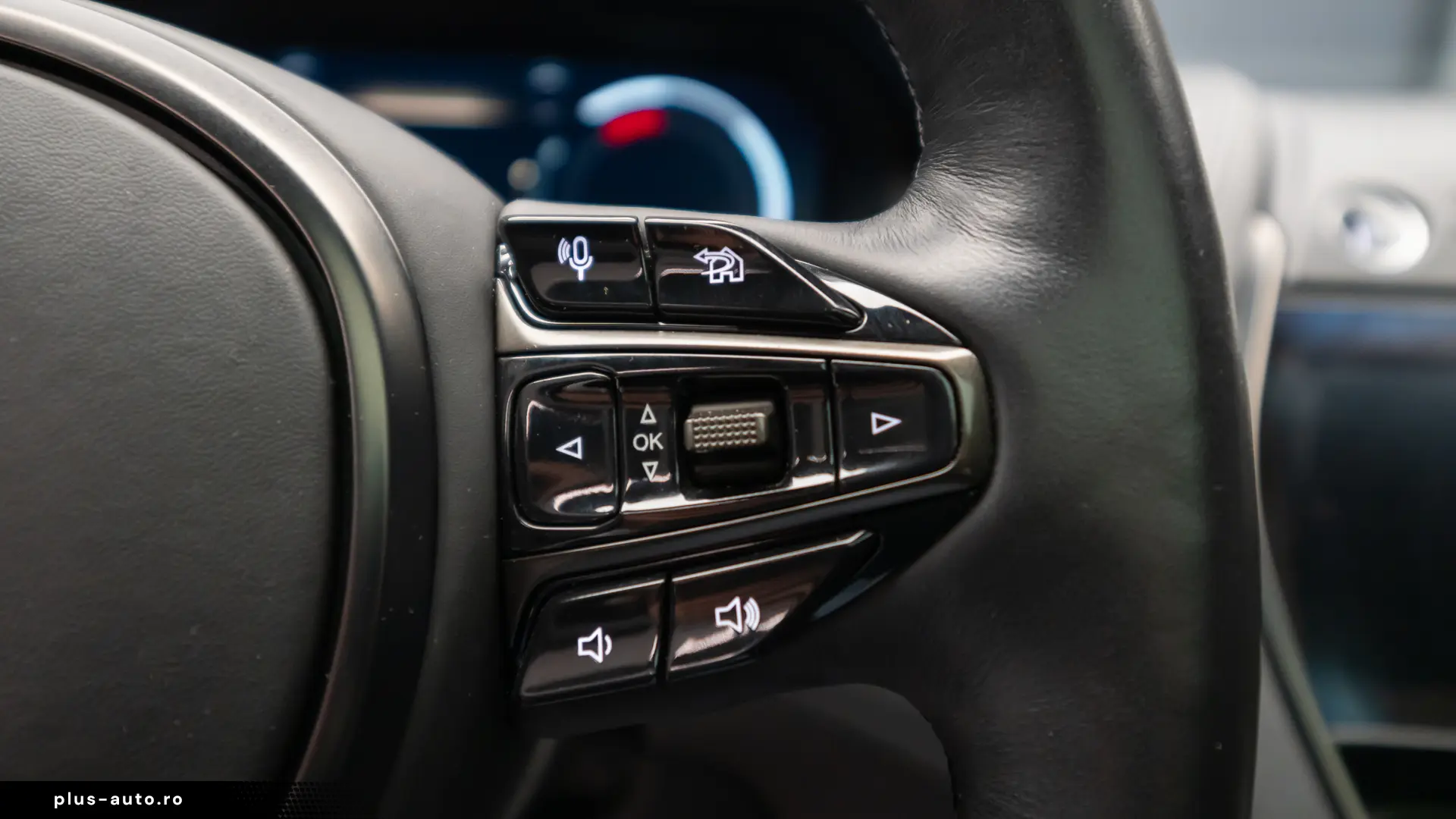 Aston Martin DBX V8 4.0 Bi-Turbo-Dynamic-Indulgence Pack