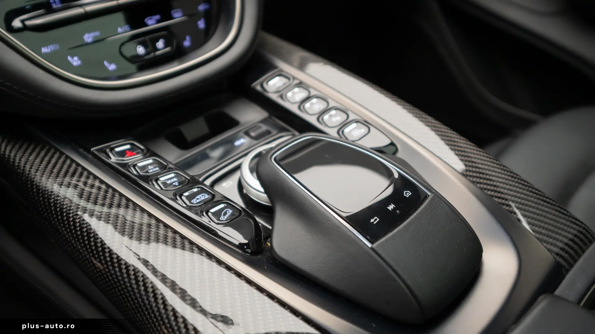 Aston Martin DBX V8 4.0 Bi-Turbo-Dynamic-Indulgence Pack