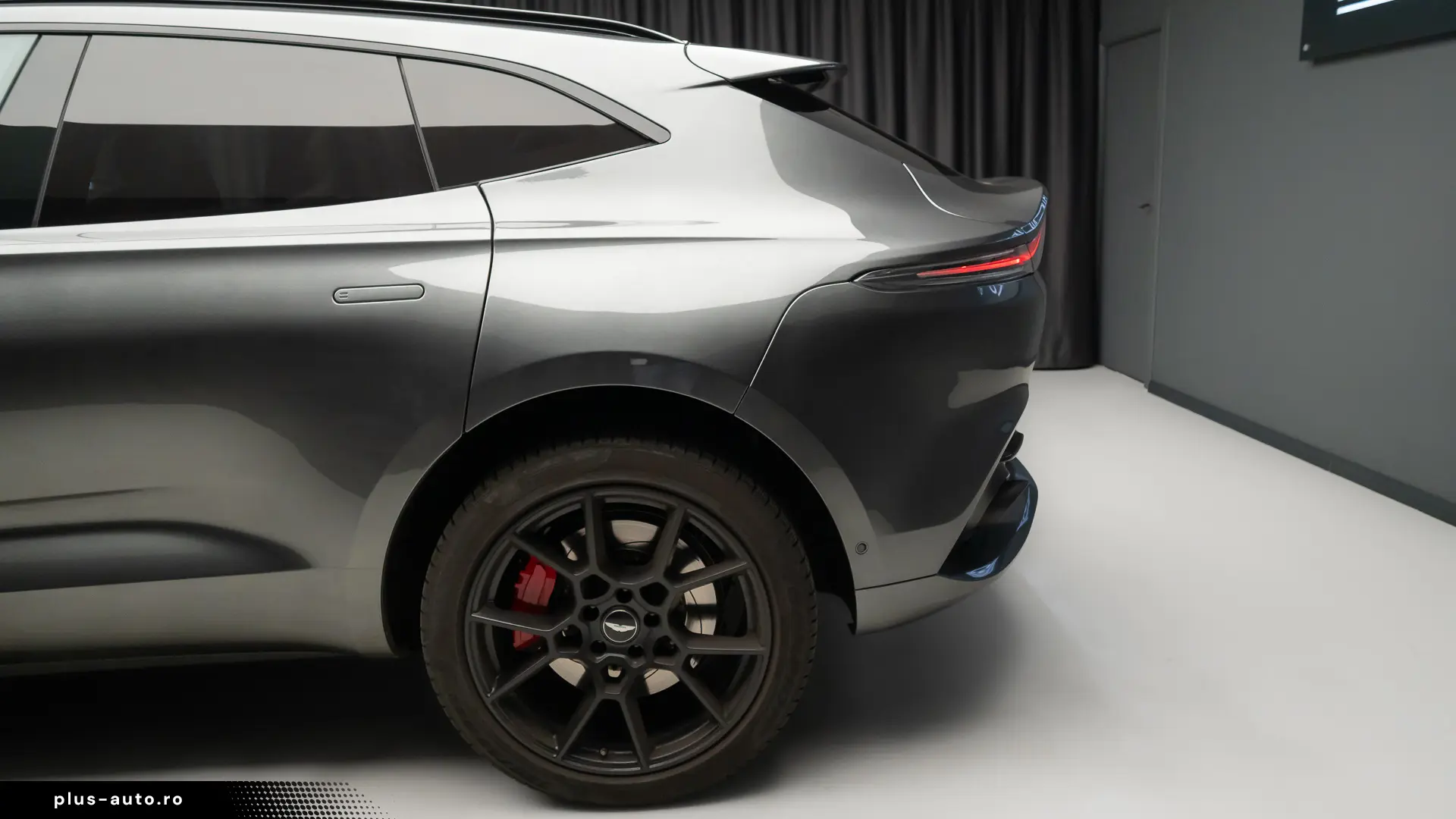 Aston Martin DBX V8 4.0 Bi-Turbo-Dynamic-Indulgence Pack