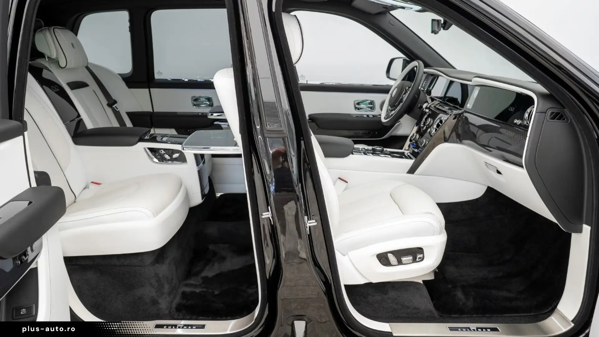 Rolls-Royce Cullinan II Black Badge 2026 Bespoke