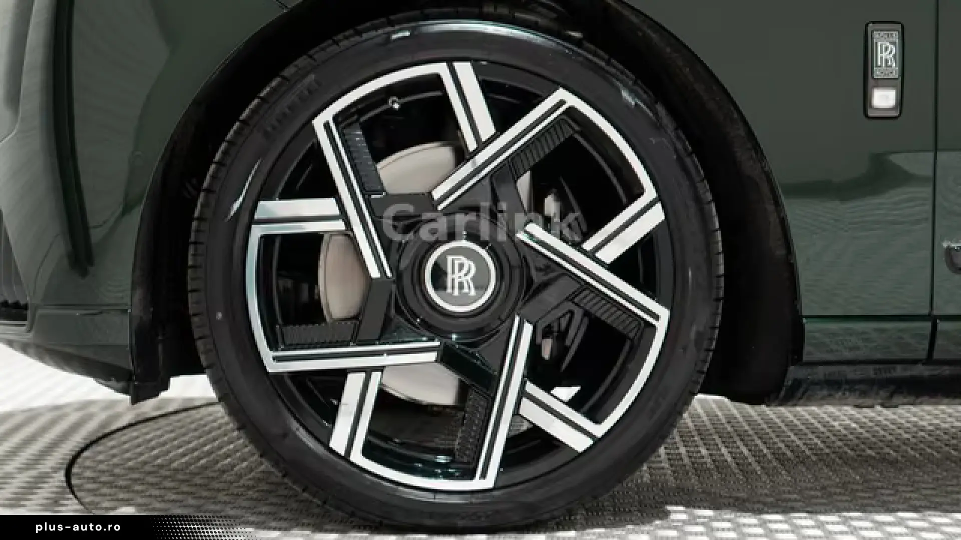 Rolls-Royce Cullinan Series II Black Badge -DARK