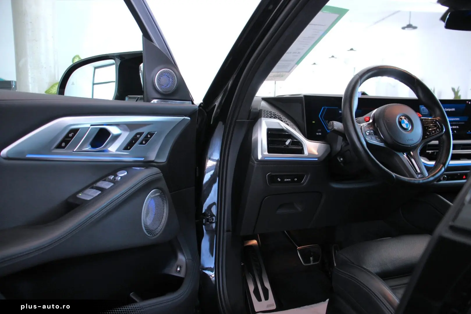 BMW XM (G09)  A-LED ACC B&W HUD 360  SoftClose SHZ