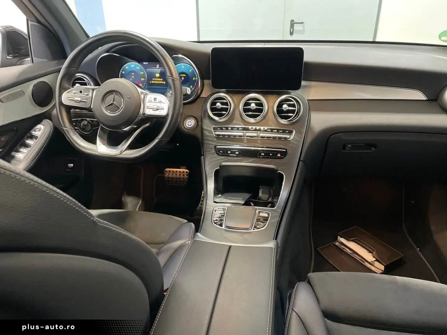 MERCEDES-BENZ GLC 220 d 4Matic Airmatic AHK Pano S-Dach