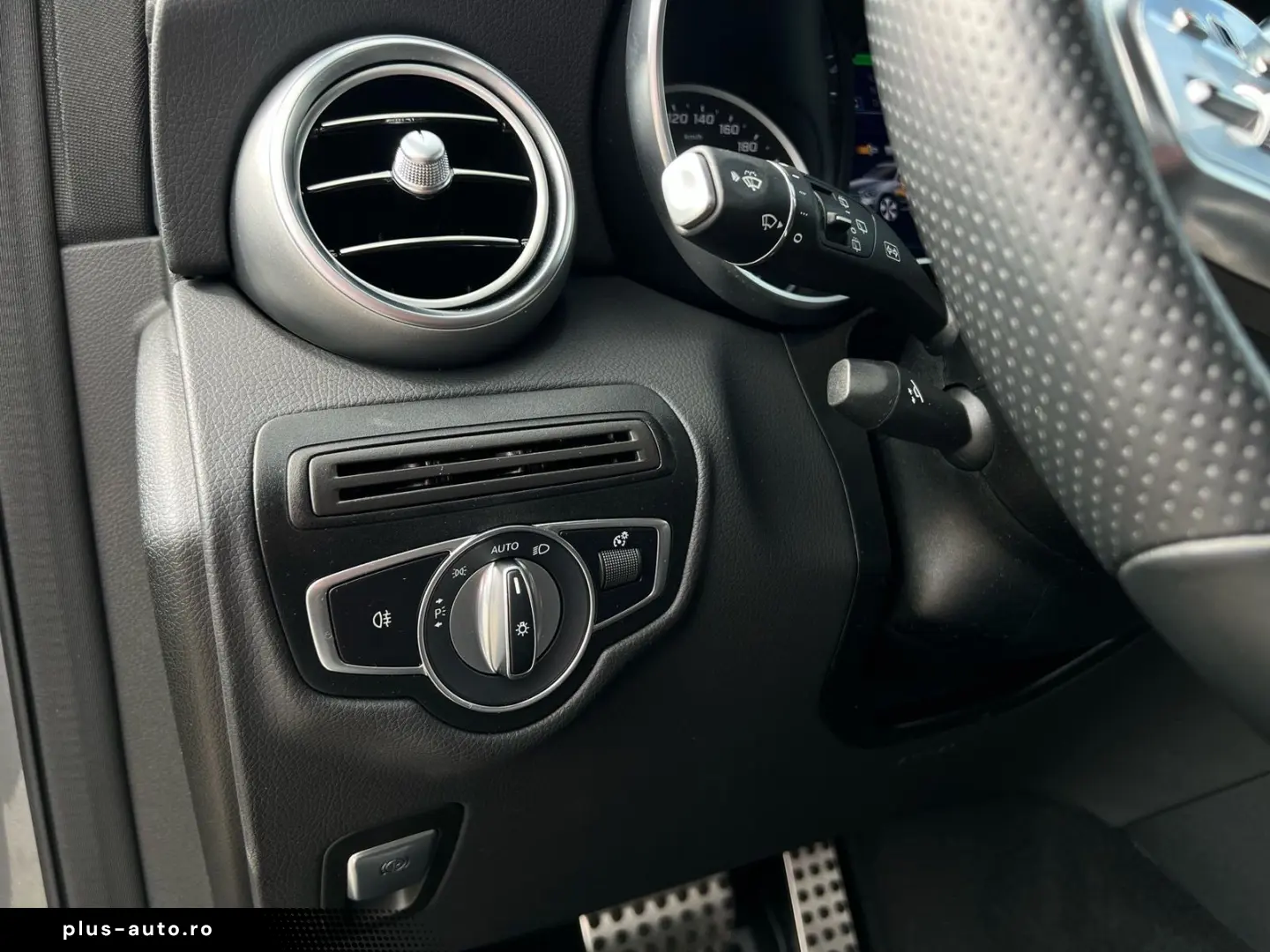 MERCEDES-BENZ GLC 200 4Matic AMG Line AHK RFK Shz Navi