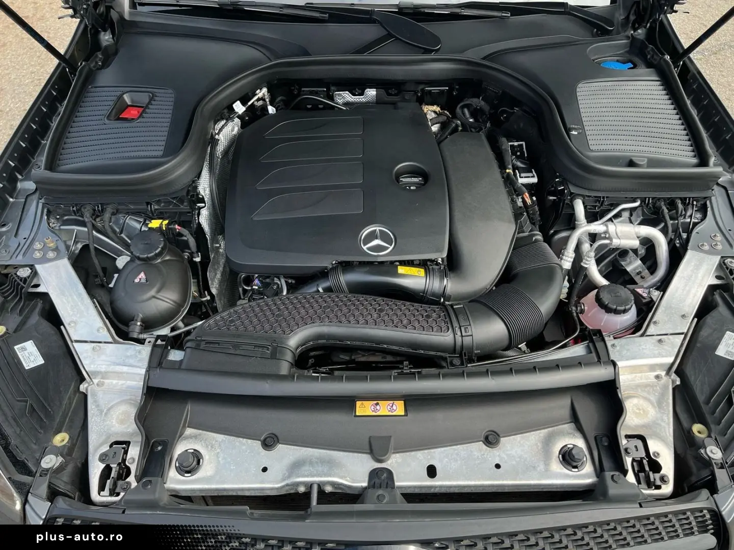 MERCEDES-BENZ GLC 200 4Matic AMG Line AHK RFK Shz Navi