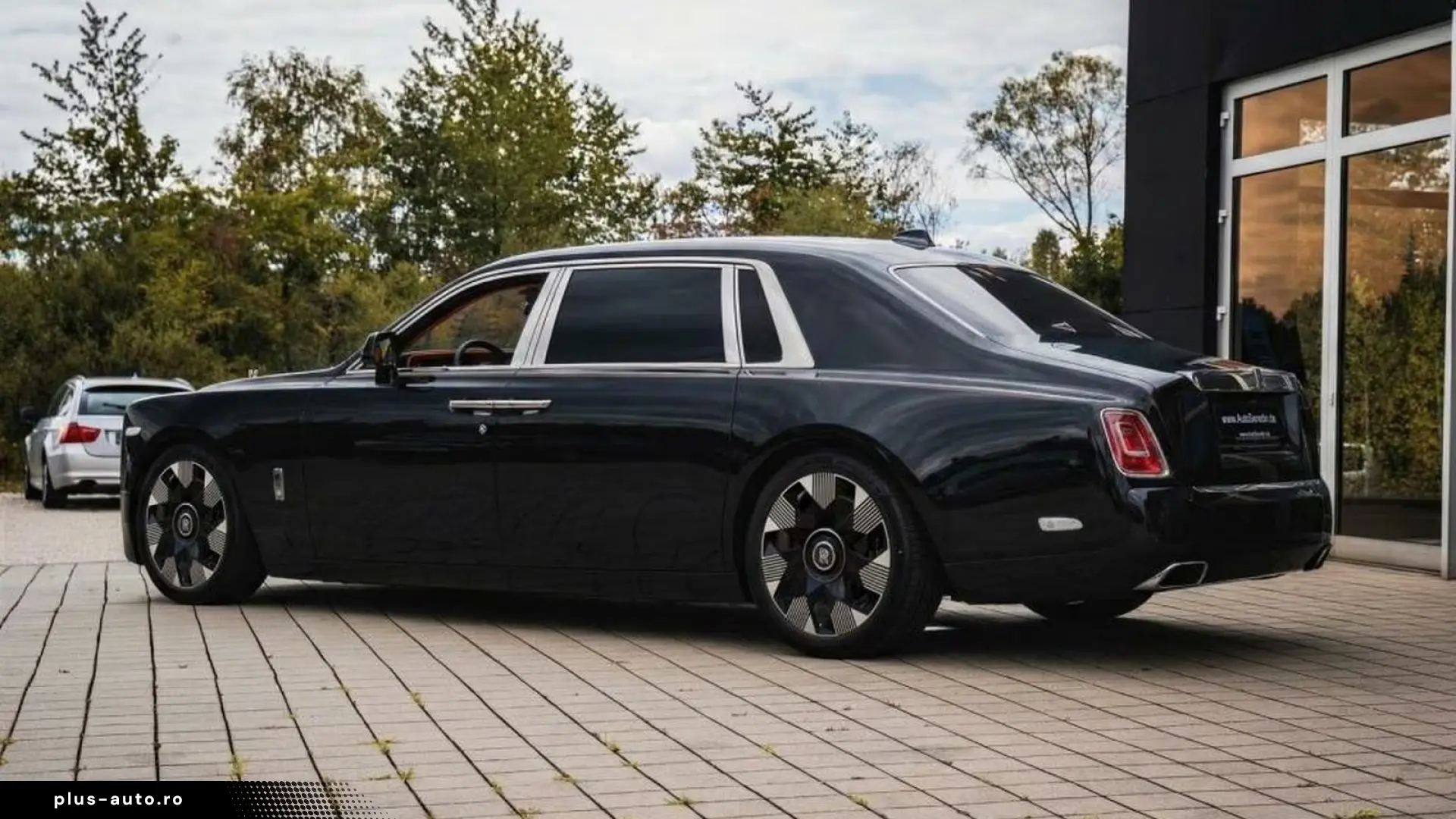 Rolls-Royce Phantom EWB 4-SEATS BESPOKE