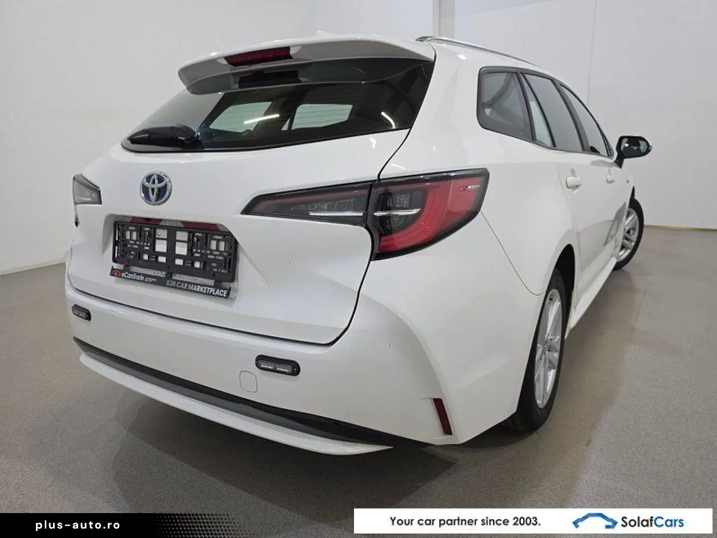 TOYOTA Corolla 1.8 e-CVT Hybrid Dynamic LED Navi Keyle