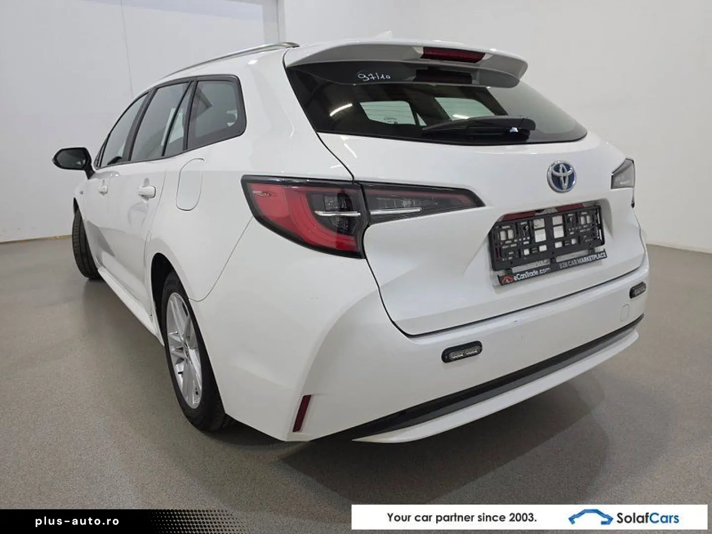 TOYOTA Corolla 1.8 e-CVT Hybrid Dynamic LED Navi Keyle