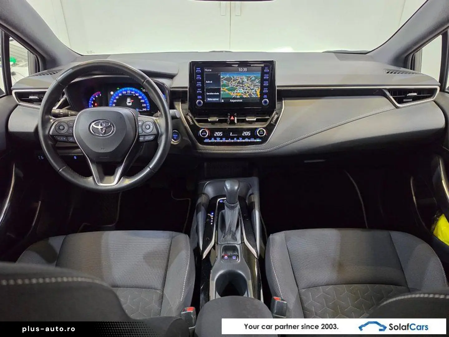 TOYOTA Corolla 1.8 e-CVT Hybrid Dynamic LED Navi Keyle