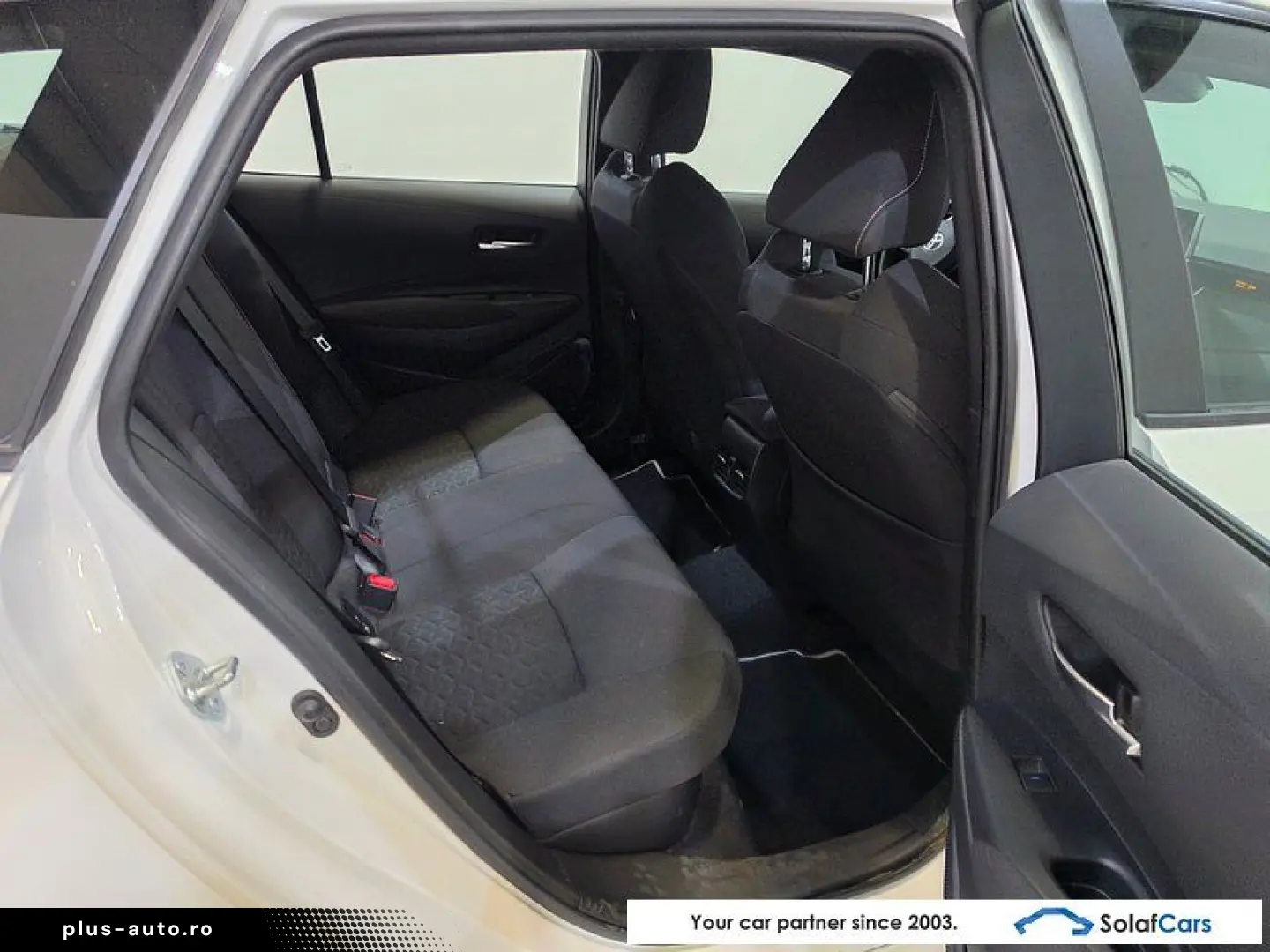 TOYOTA Corolla 1.8 e-CVT Hybrid Dynamic LED Navi Keyle