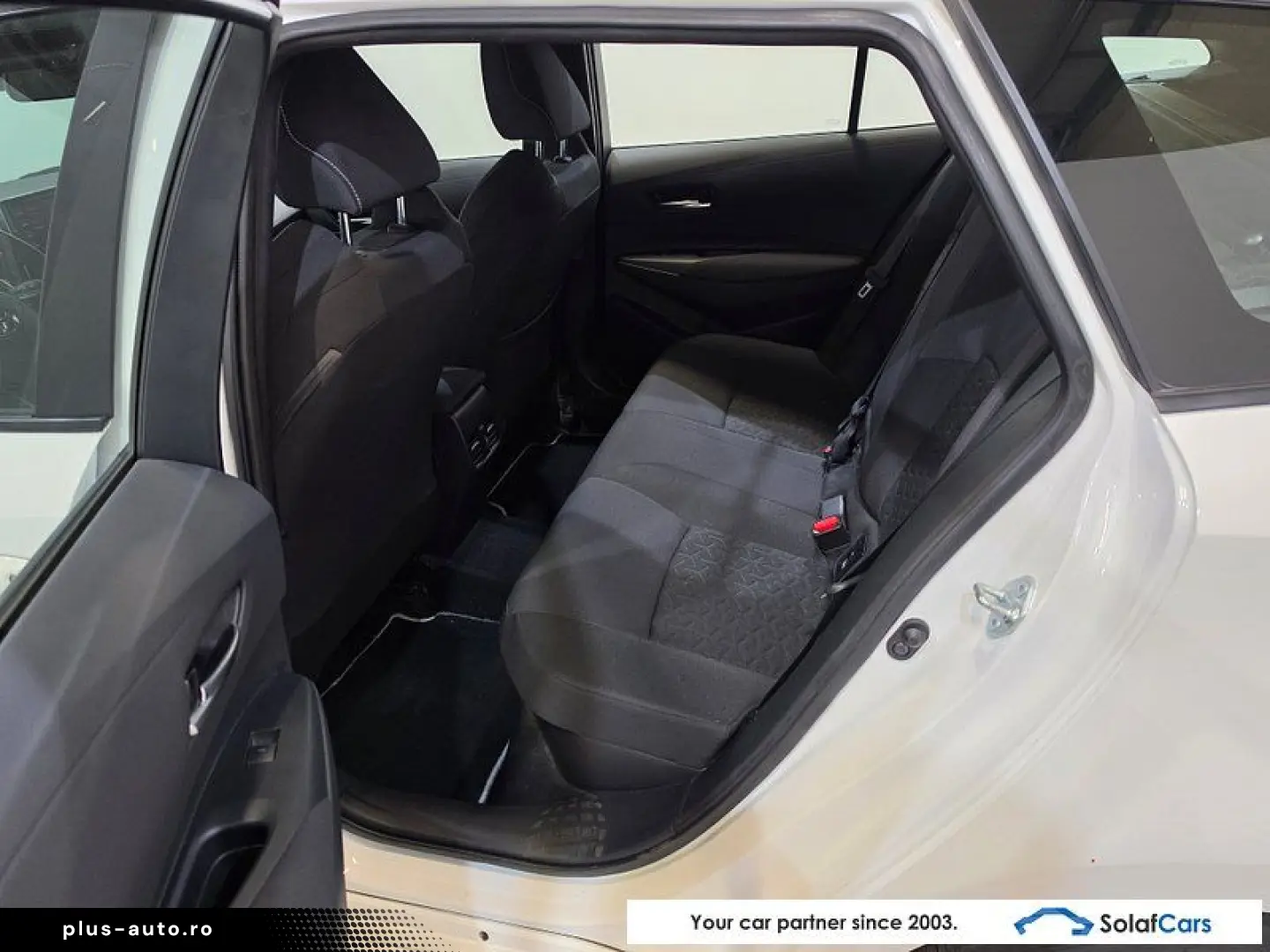 TOYOTA Corolla 1.8 e-CVT Hybrid Dynamic LED Navi Keyle