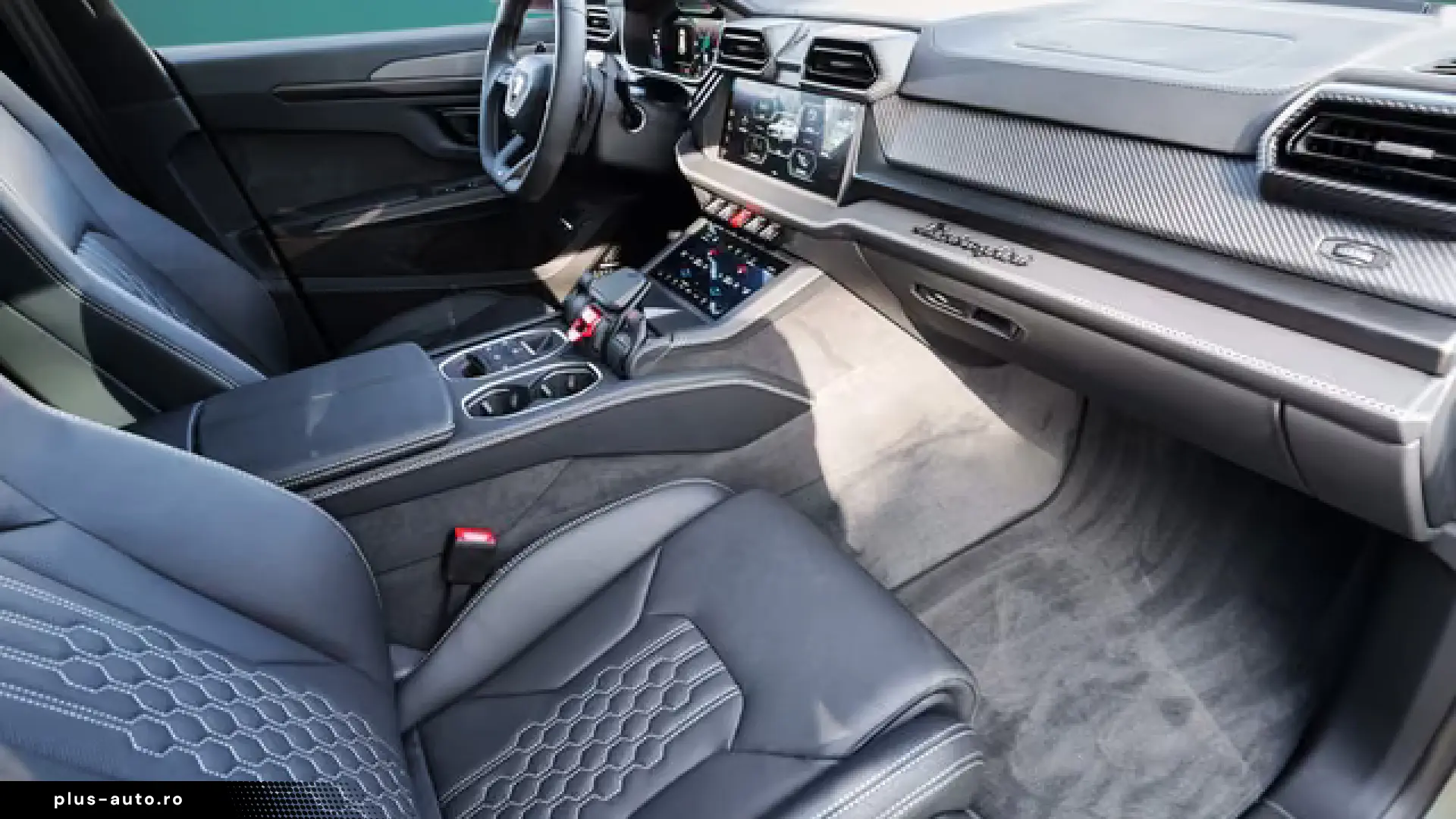 Lamborghini Urus SE Style Matt B&O Pano Carbon