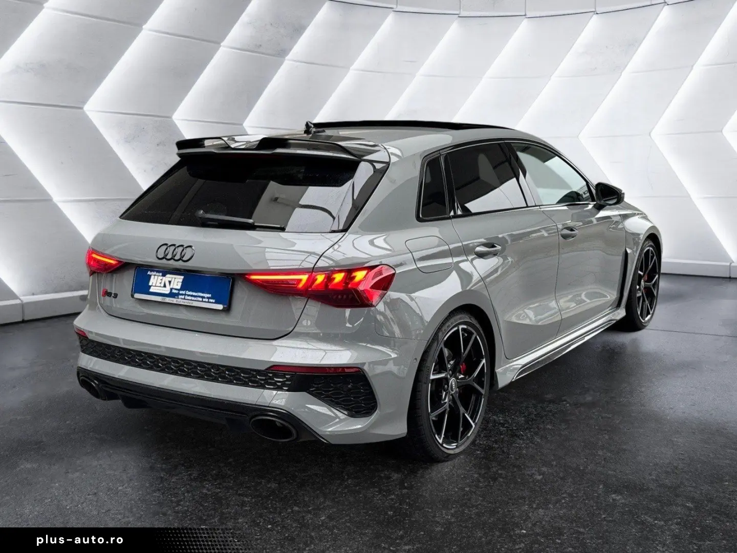 AUDI RS3 Sportback 2.5 TFSI quattro V-MAX   RS-SPORT