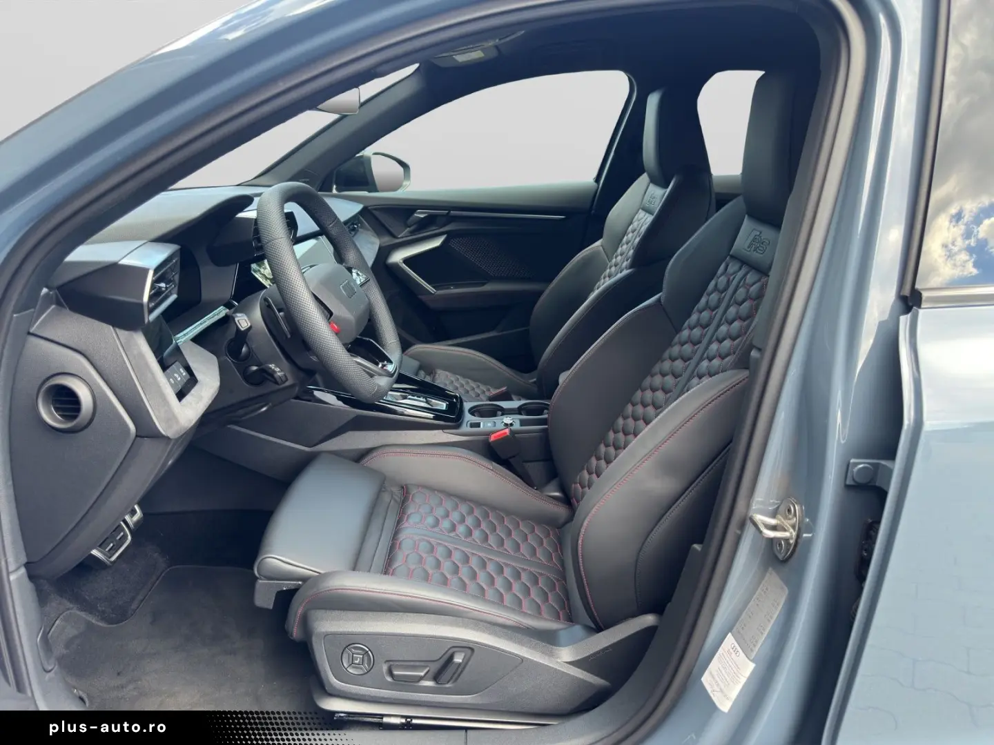 AUDI RS 3 Limousine 2.5 TFSI quattro Black HuD Matrix