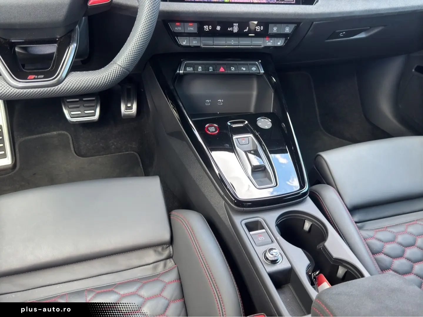 AUDI RS 3 Limousine 2.5 TFSI quattro Black HuD Matrix