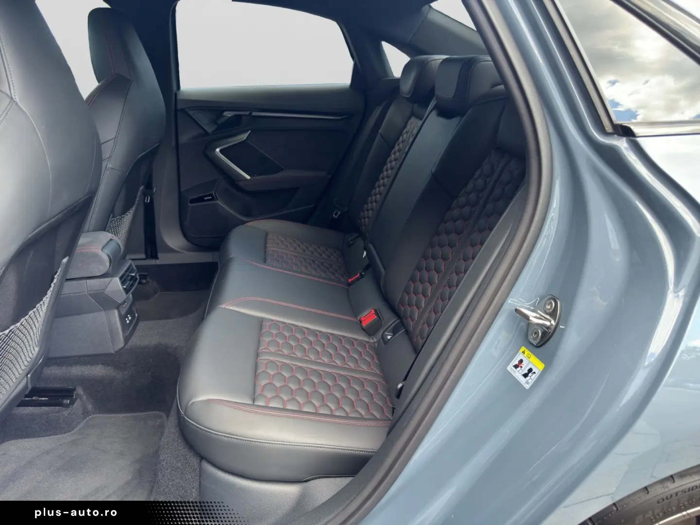 AUDI RS 3 Limousine 2.5 TFSI quattro Black HuD Matrix