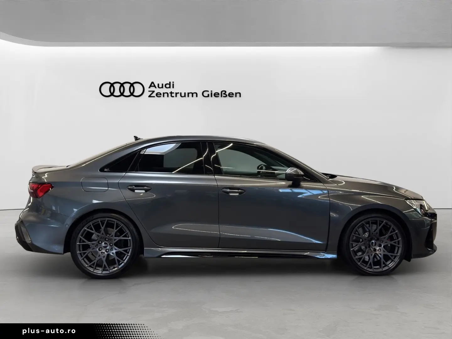 AUDI RS 3 Limousine TFSI quattro basis HuD Pano Matri