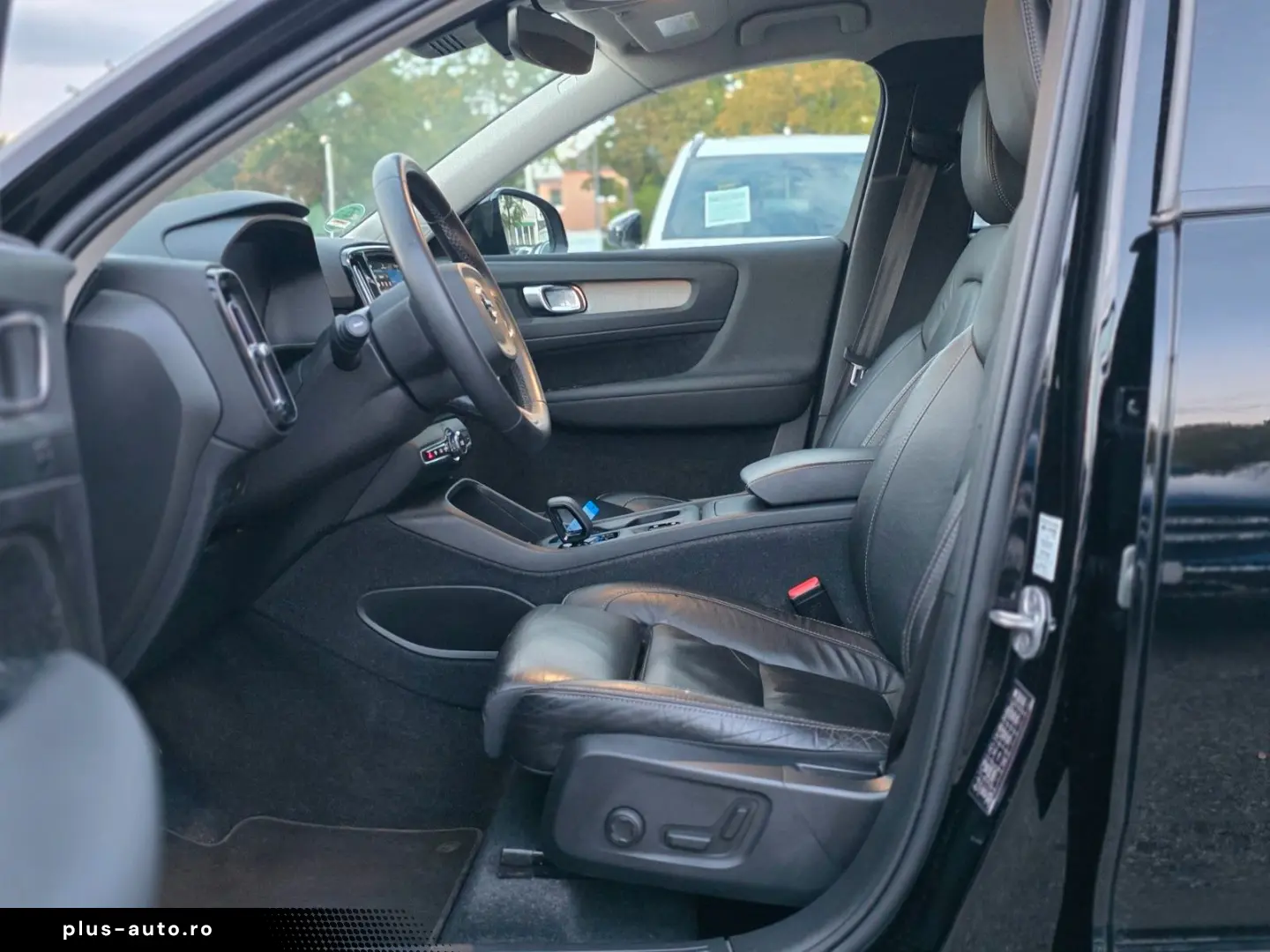 VOLVO XC40 Core  Leder  Pilot-Assyst  Kamera  Google